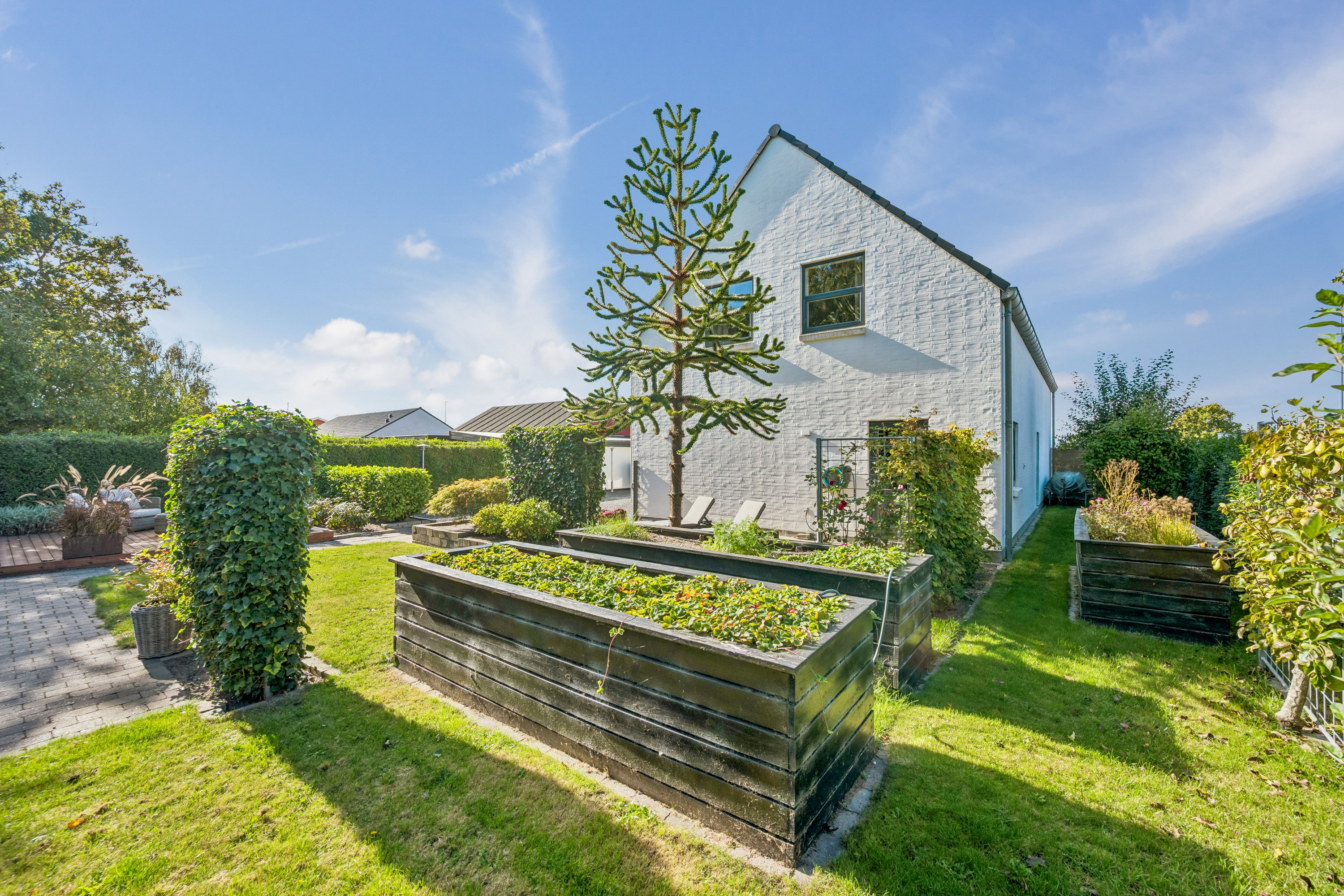 Fremhævet ejendom 1 billede i fuldskærmstilstand. Billede af Ndr. Strandvej 70, 8400 Ebeltoft