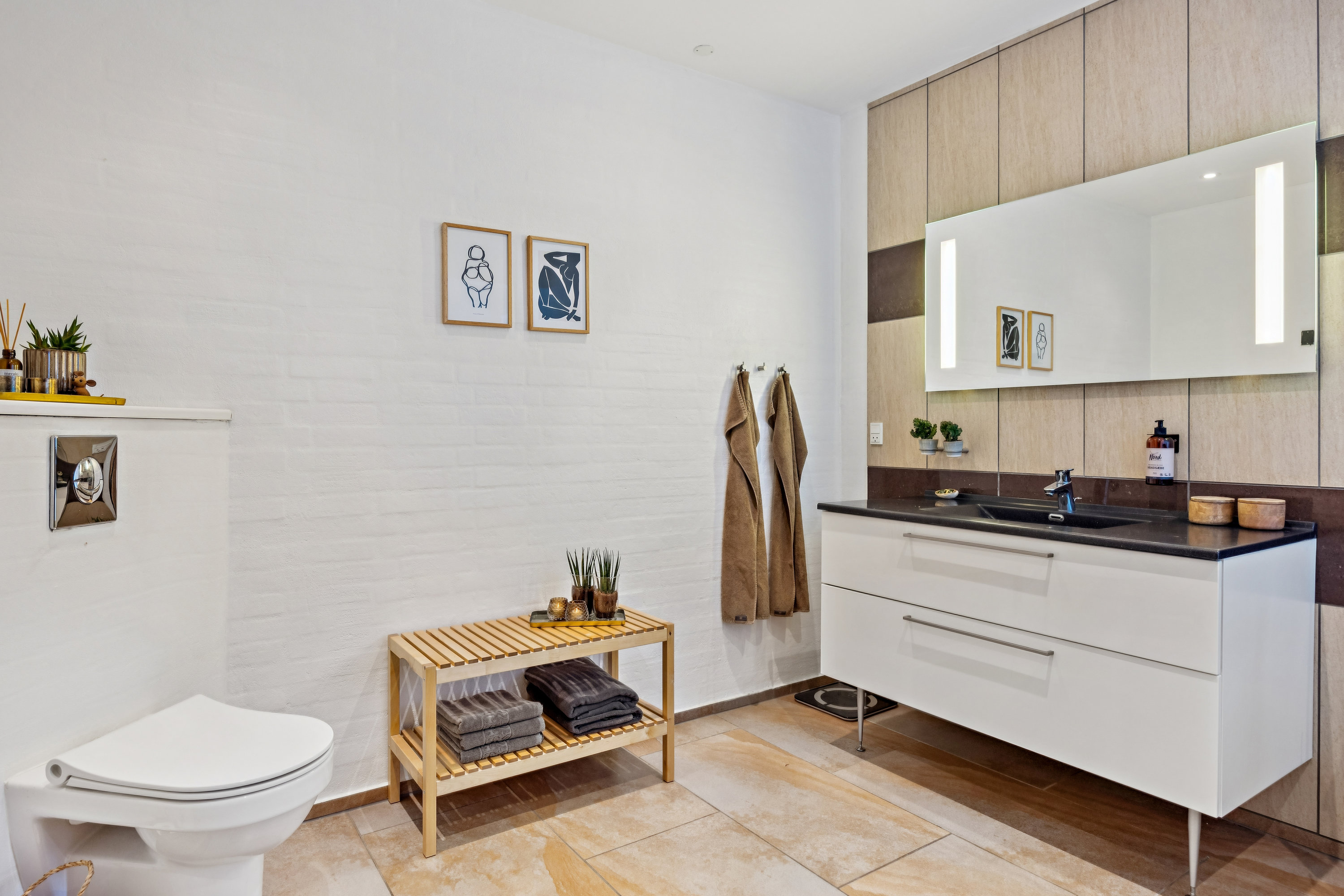 Fremhævet køkken billede i fuldskærmstilstand. Billede af Ndr. Strandvej 70, 8400 Ebeltoft