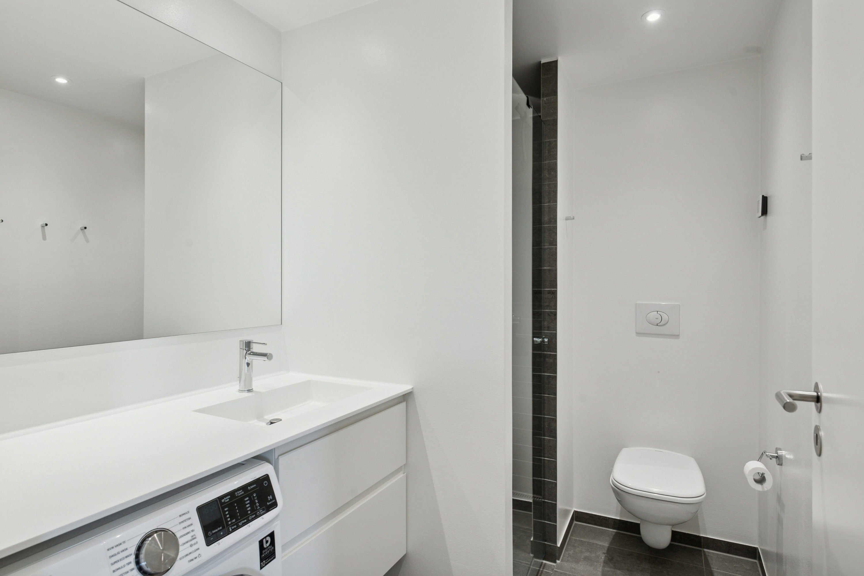 Fremhævet badeværelse billede i fuldskærmstilstand. Billede af Kaffevej 31, 2. th., 2610 Rødovre