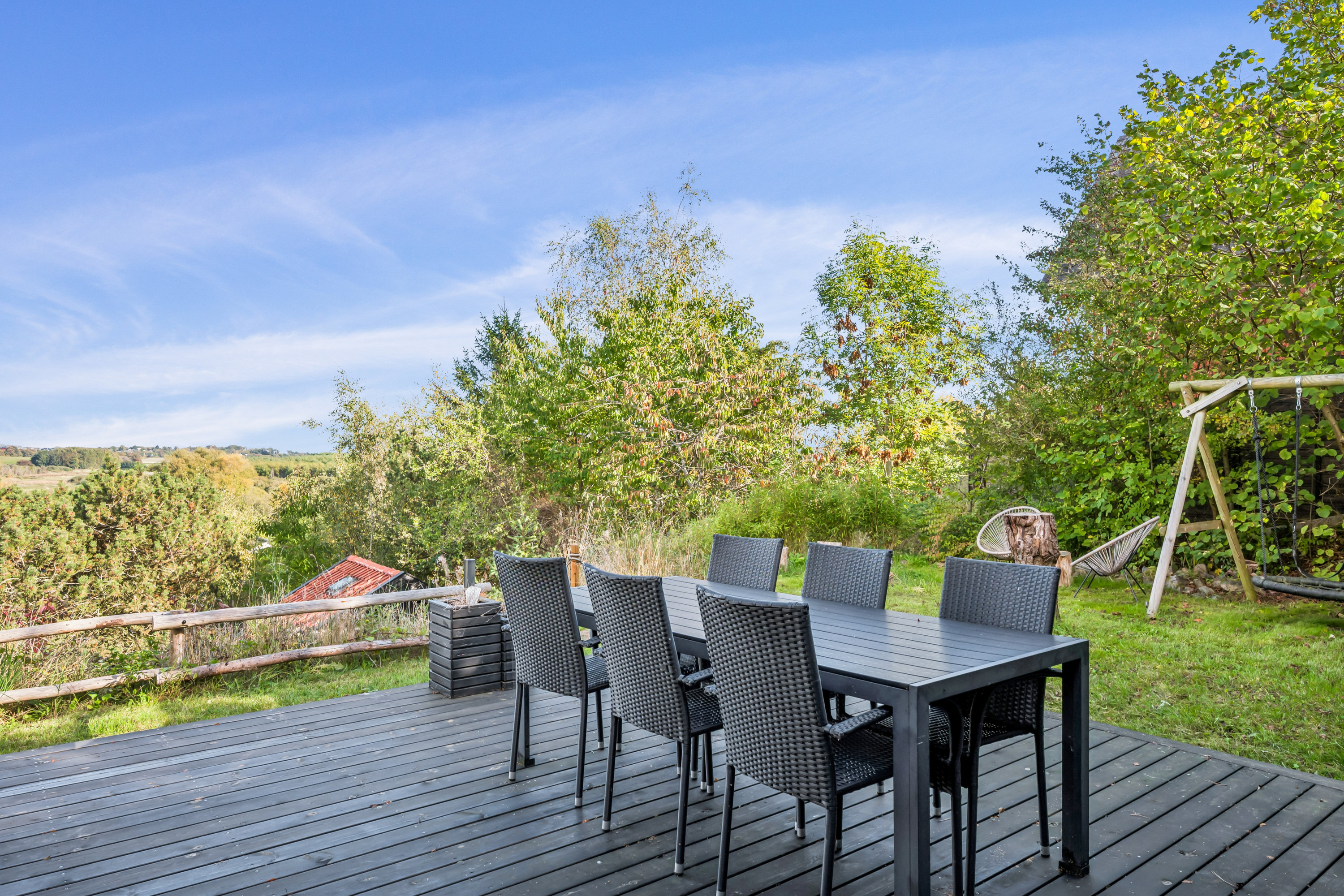 Fremhævet terrasse billede i fuldskærmstilstand. Billede af Tværvangen 12, Boeslum, 8400 Ebeltoft