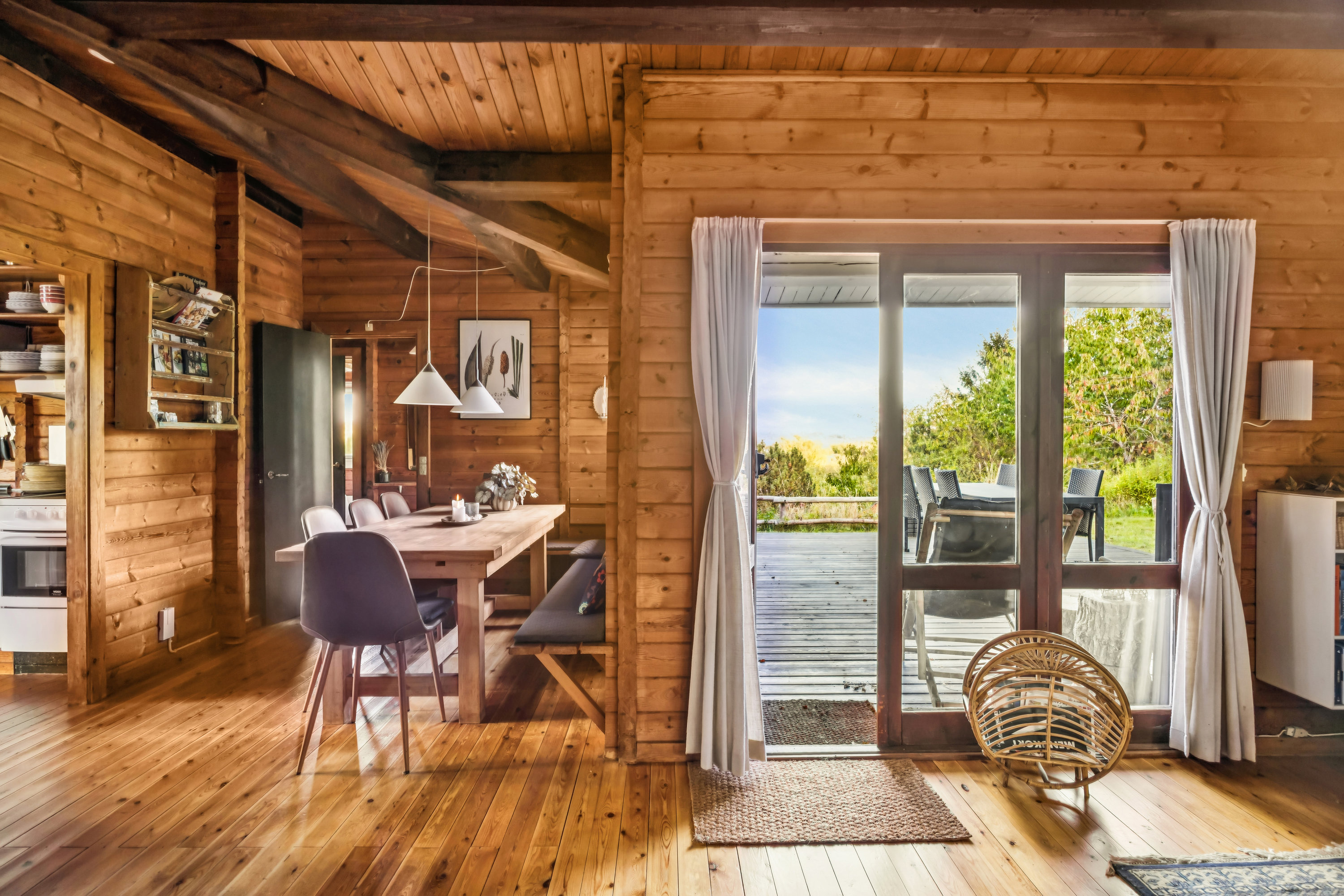 Fremhævet stue billede i fuldskærmstilstand. Billede af Tværvangen 12, Boeslum, 8400 Ebeltoft