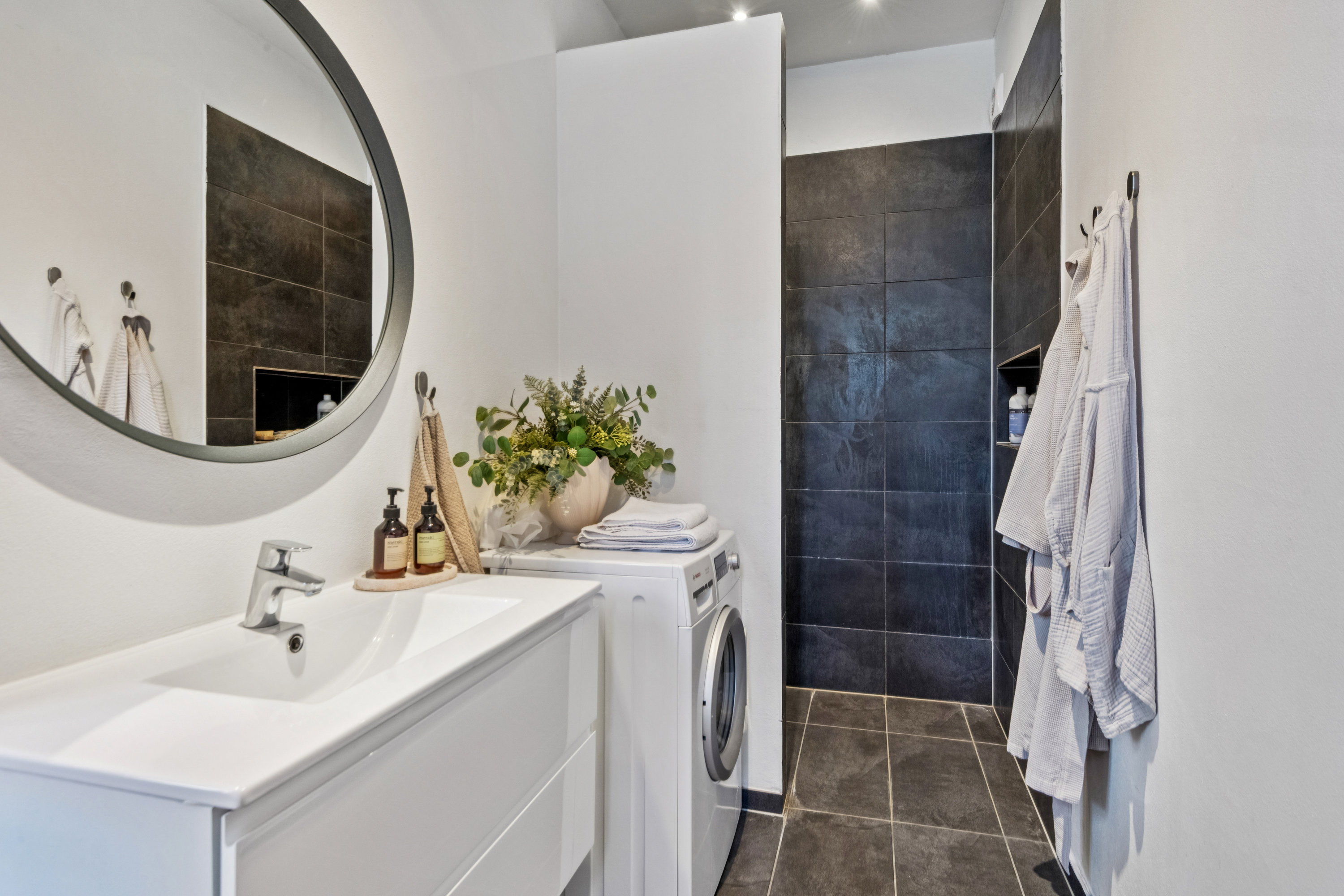 Fremhævet badeværelse billede i fuldskærmstilstand. Billede af Danmarksgade 53, st.. th., 9000 Aalborg