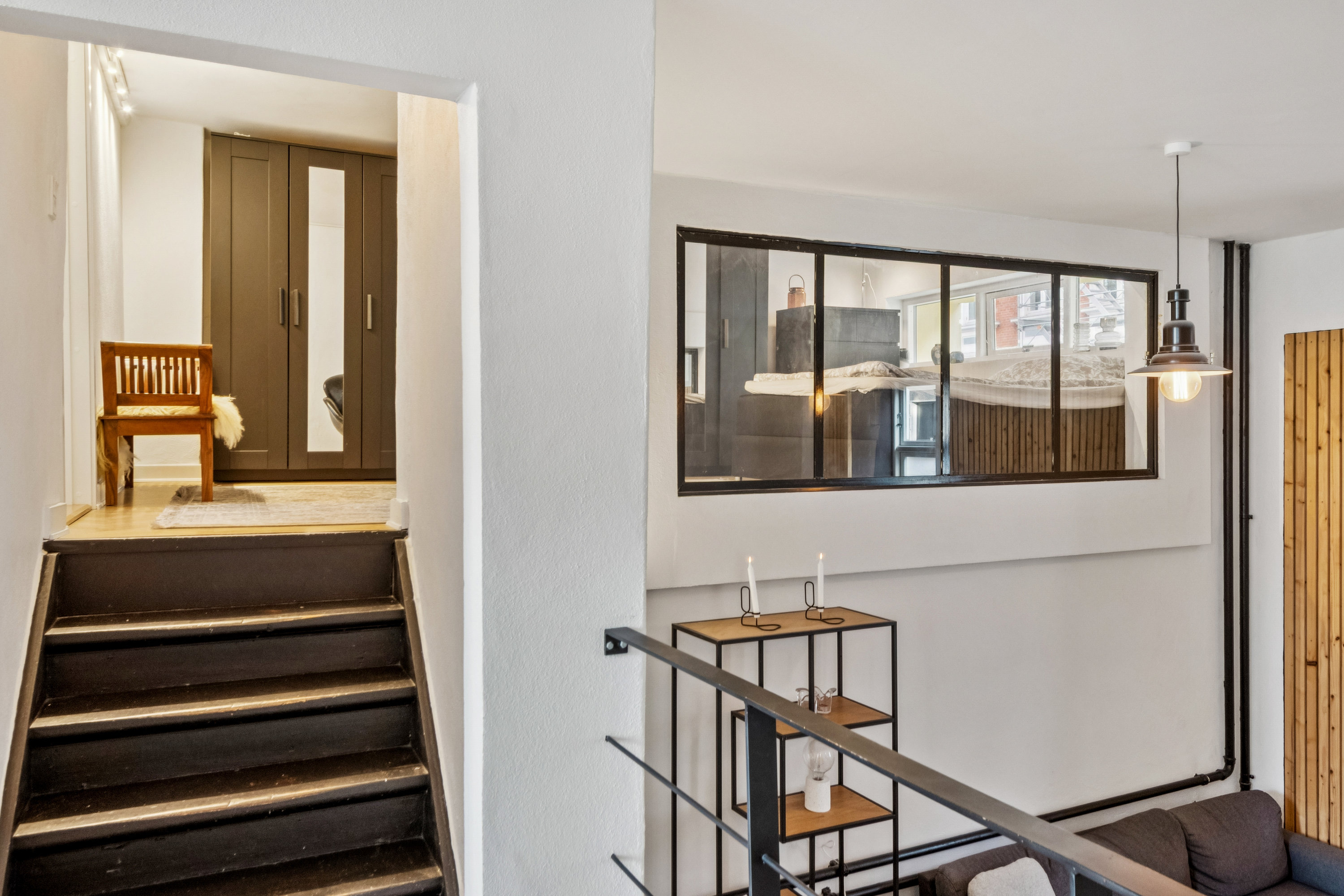 Fremhævet trappe billede i fuldskærmstilstand. Billede af Danmarksgade 53, st.. th., 9000 Aalborg