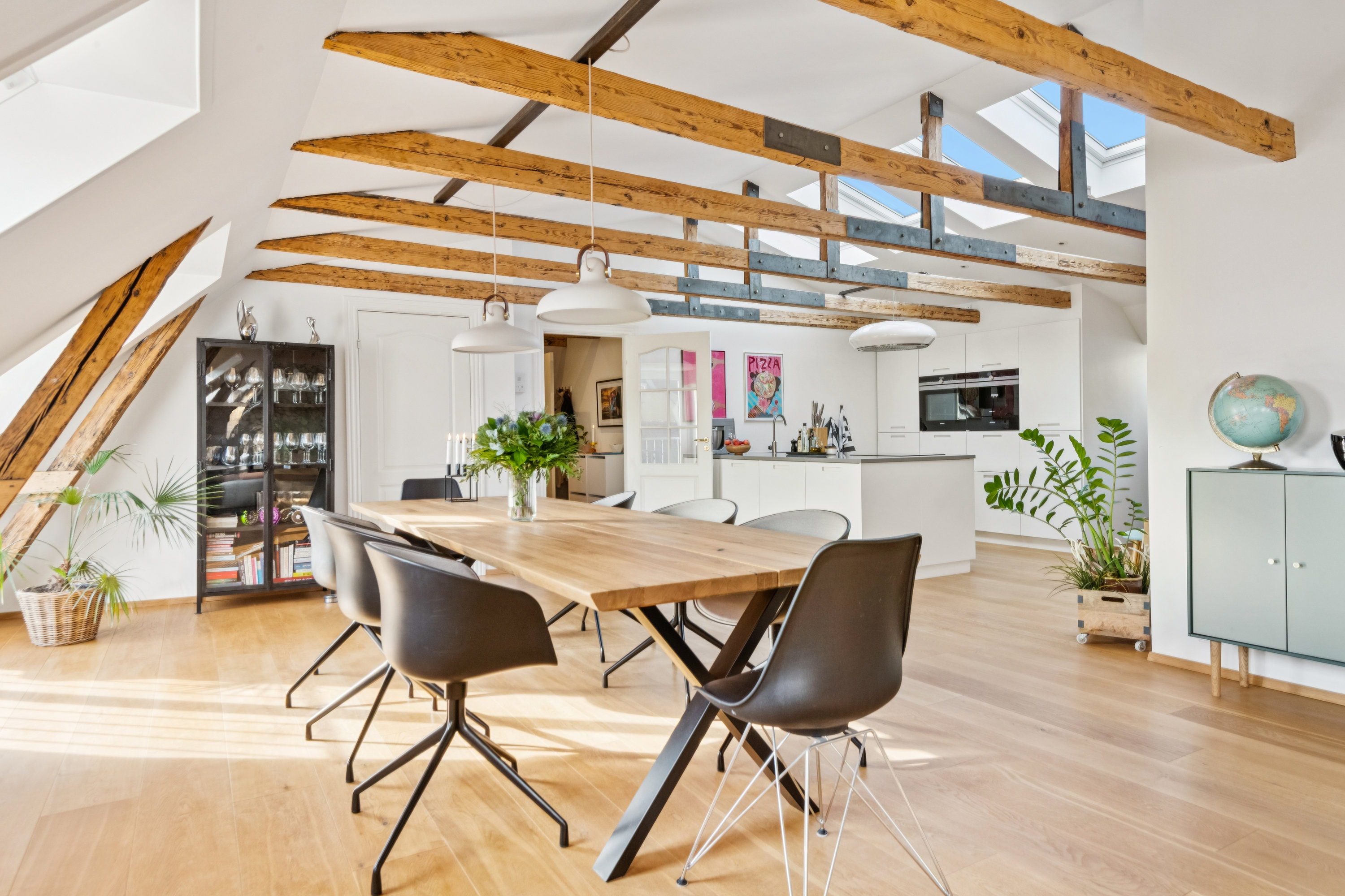 Fremhævet stue billede i fuldskærmstilstand. Billede af Kattesundet 21, 3. th., 9000 Aalborg