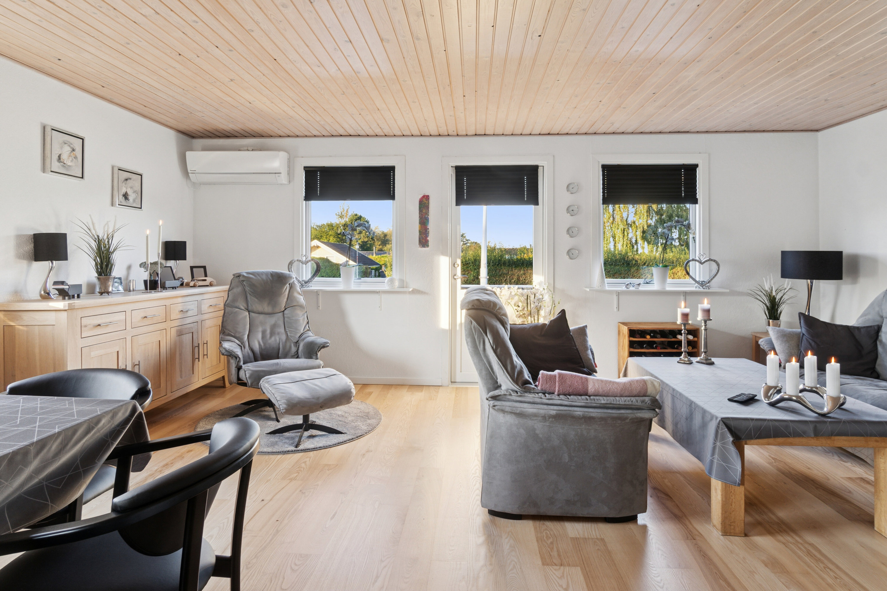 Fremhævet stue billede i fuldskærmstilstand. Billede af Bildsøvej 149, Næsby Strand, 4200 Slagelse