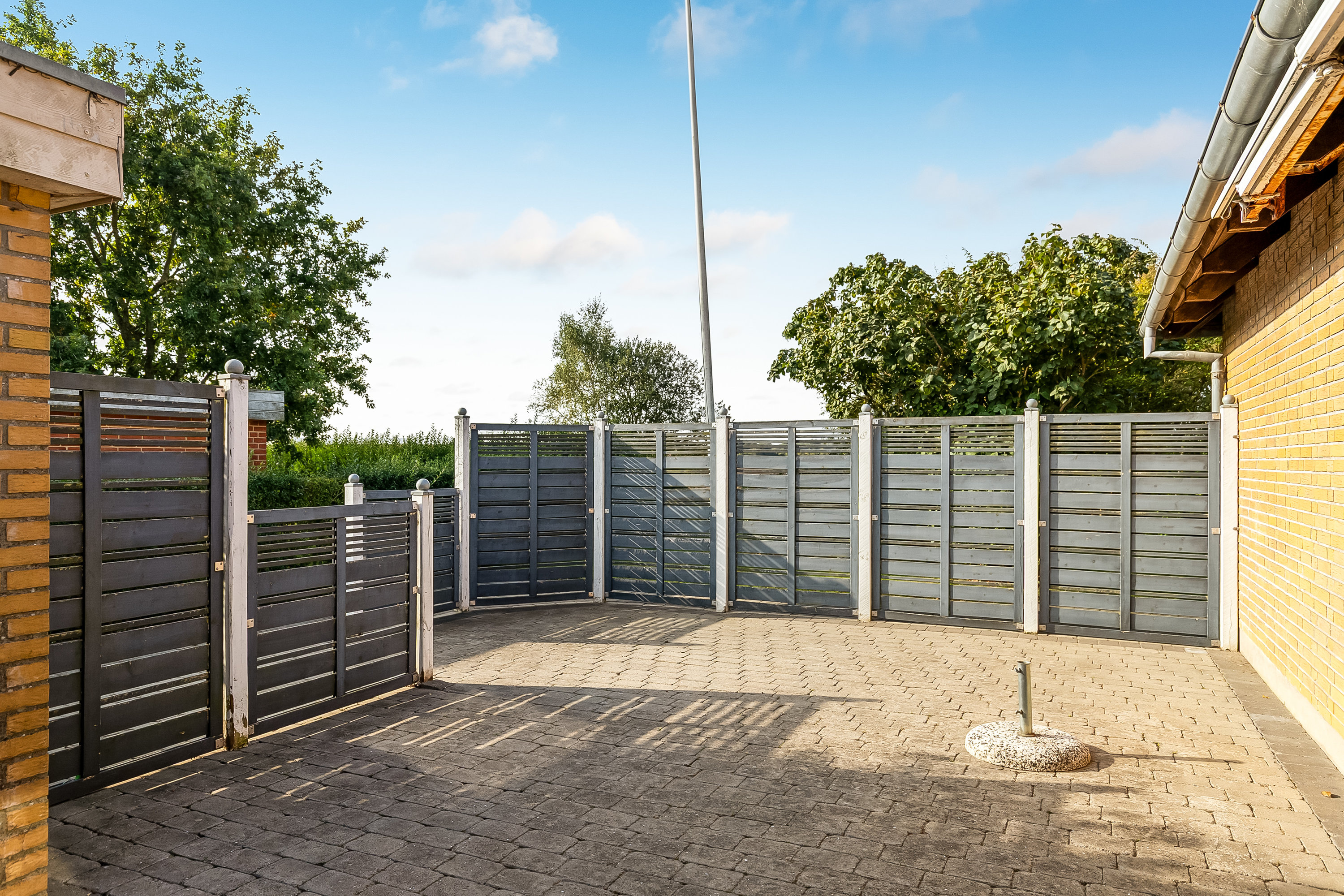 Fremhævet terrasse billede i fuldskærmstilstand. Billede af Bjert Vestervang 7, 6091 Bjert