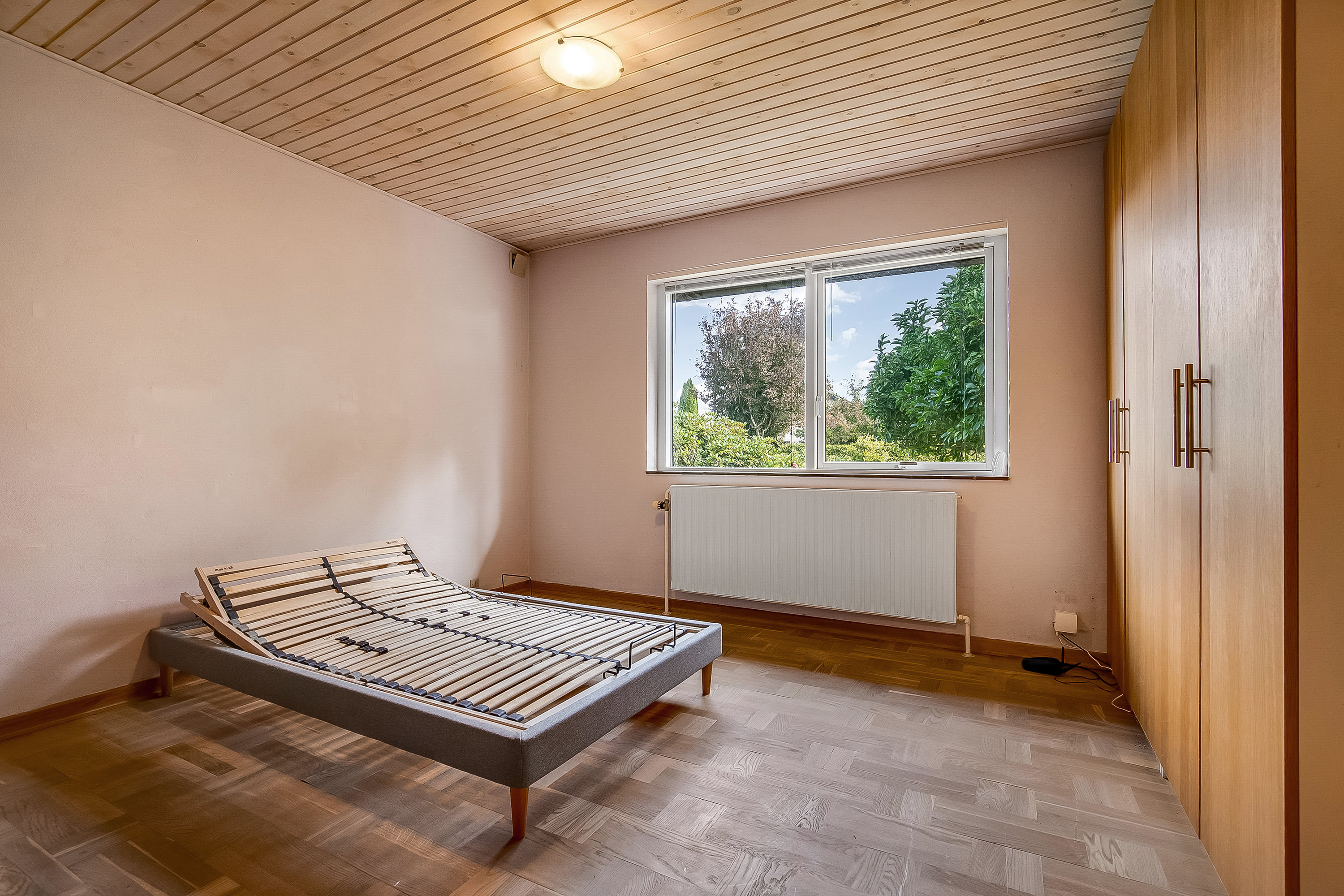 Fremhævet soveværelse billede i fuldskærmstilstand. Billede af Bjert Vestervang 7, 6091 Bjert