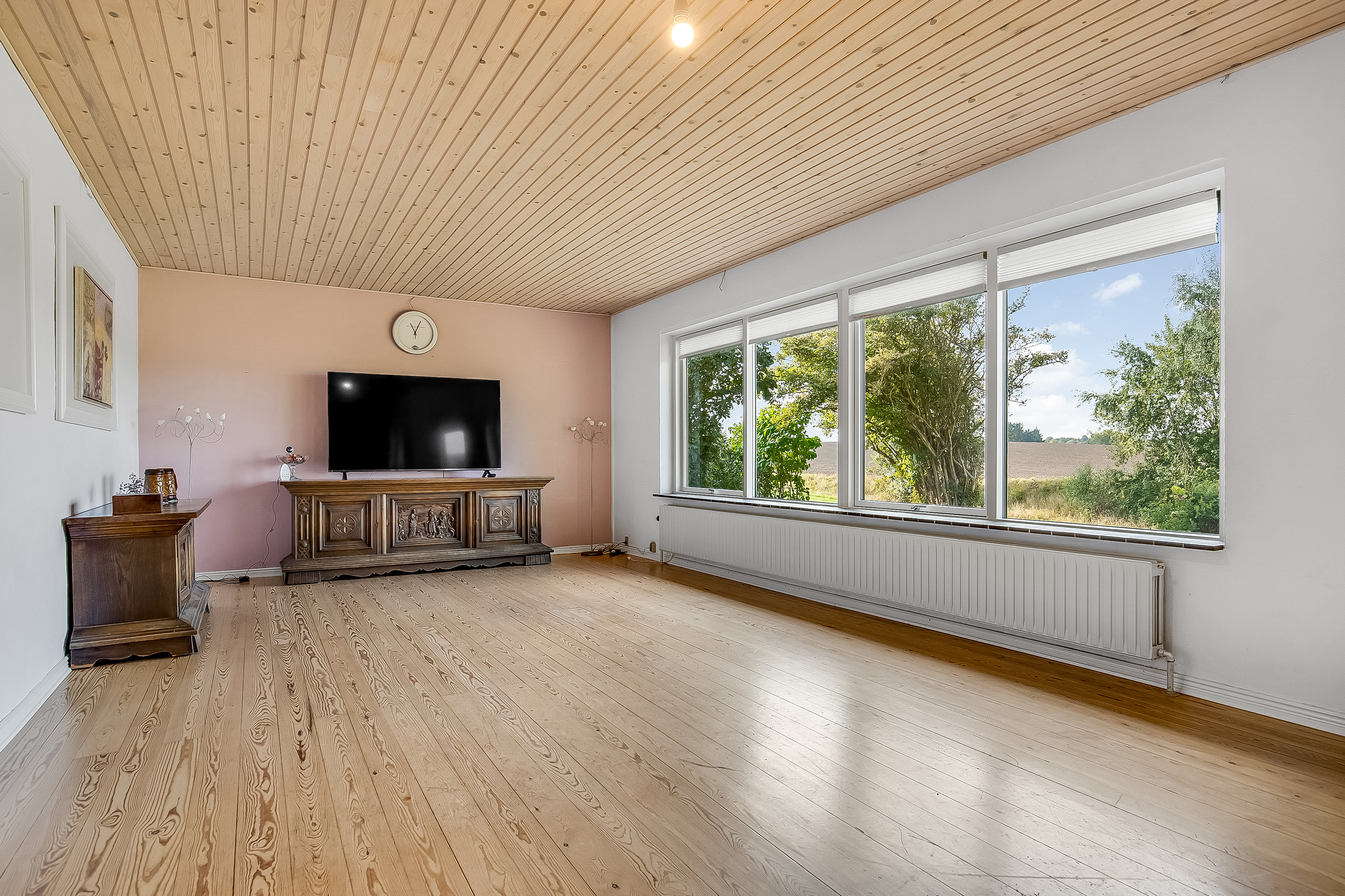 Fremhævet stue billede i fuldskærmstilstand. Billede af Bjert Vestervang 7, 6091 Bjert