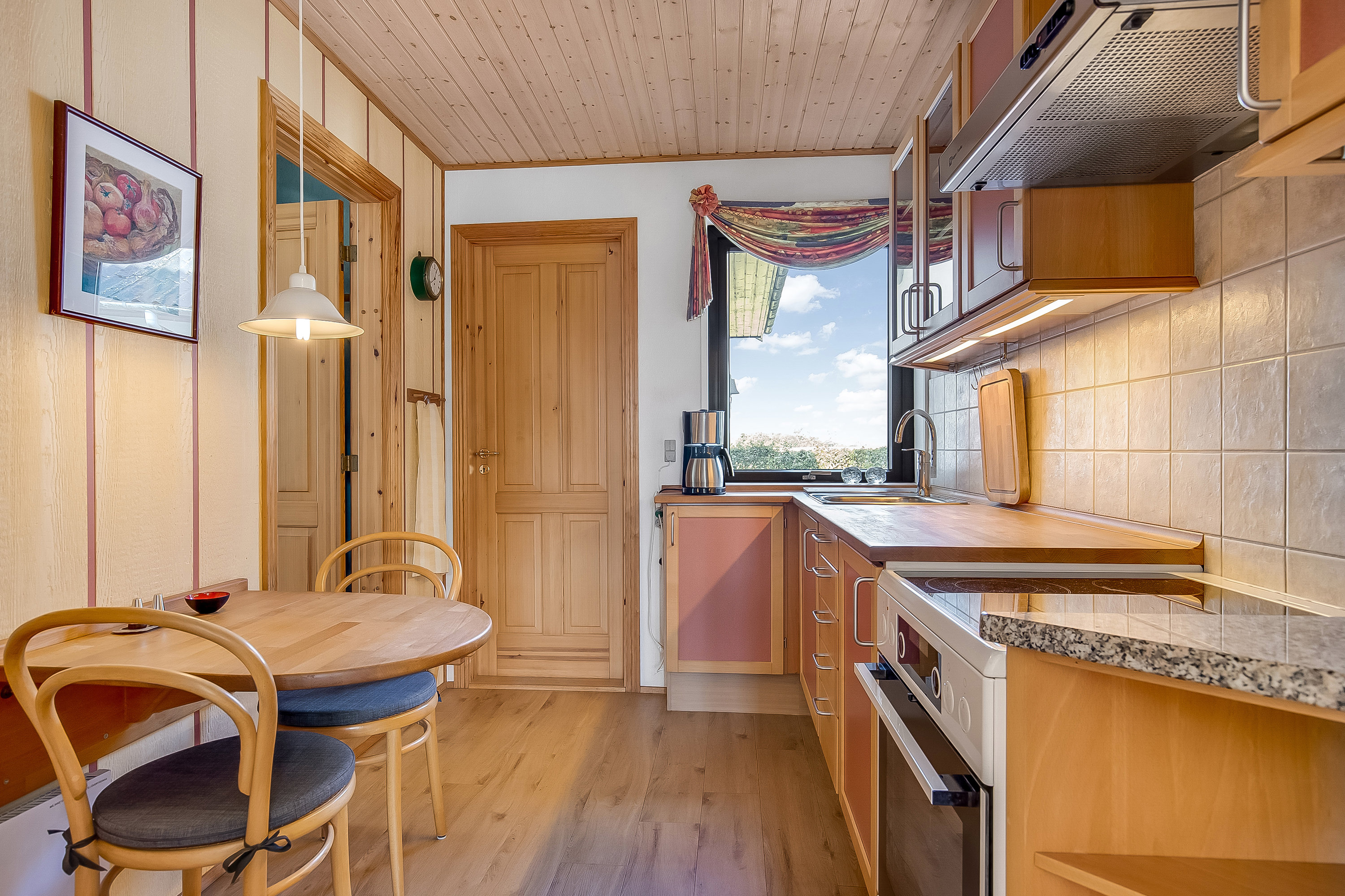 Fremhævet køkken billede i fuldskærmstilstand. Billede af Drenderupvej 10, Ødis Bramdr, 6580 Vamdrup