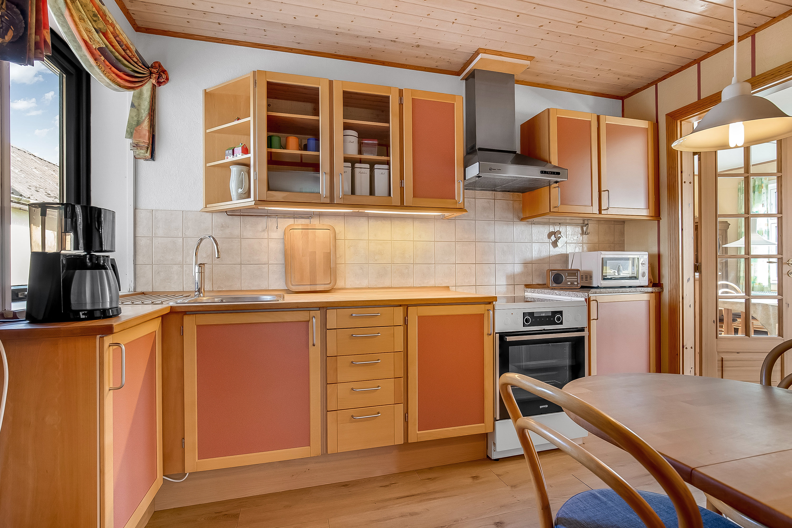 Fremhævet køkken billede i fuldskærmstilstand. Billede af Drenderupvej 10, Ødis Bramdr, 6580 Vamdrup