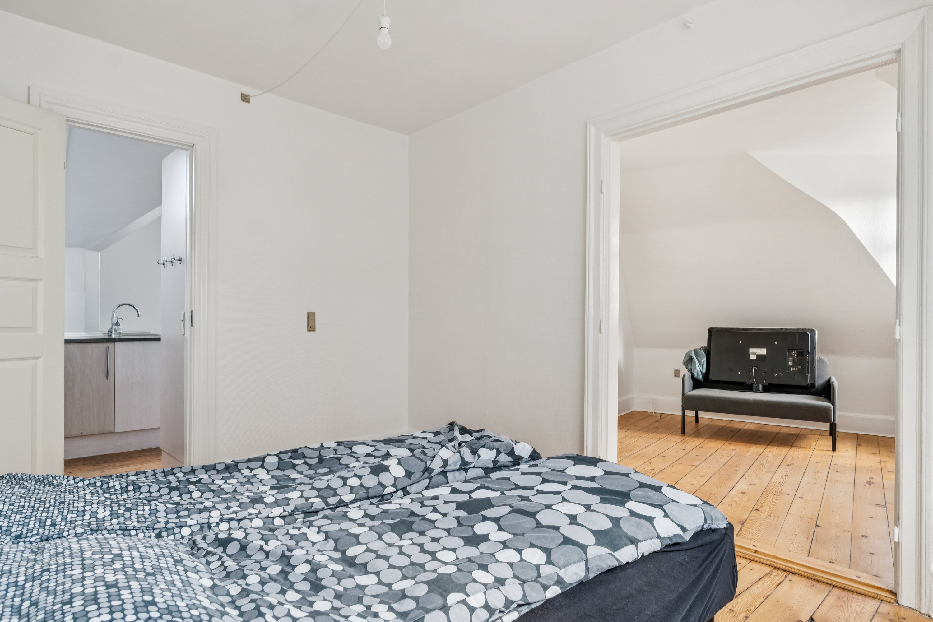 Fremhævet værelse billede i fuldskærmstilstand. Billede af Øster Farimagsgade 25, 2., 2100 København Ø