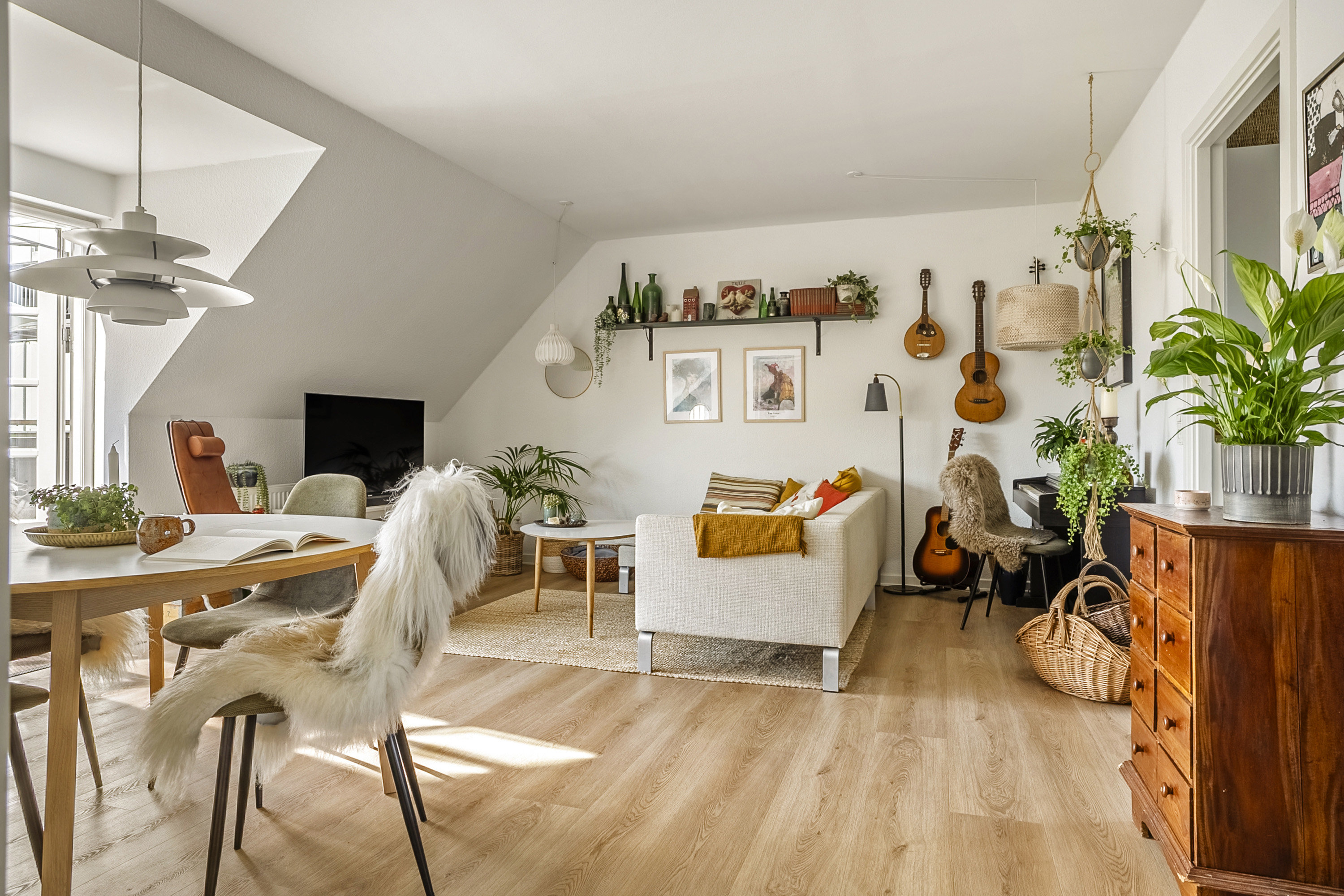 Fremhævet stue billede i fuldskærmstilstand. Billede af Aastrupvej 36K, 1. th., 6100 Haderslev