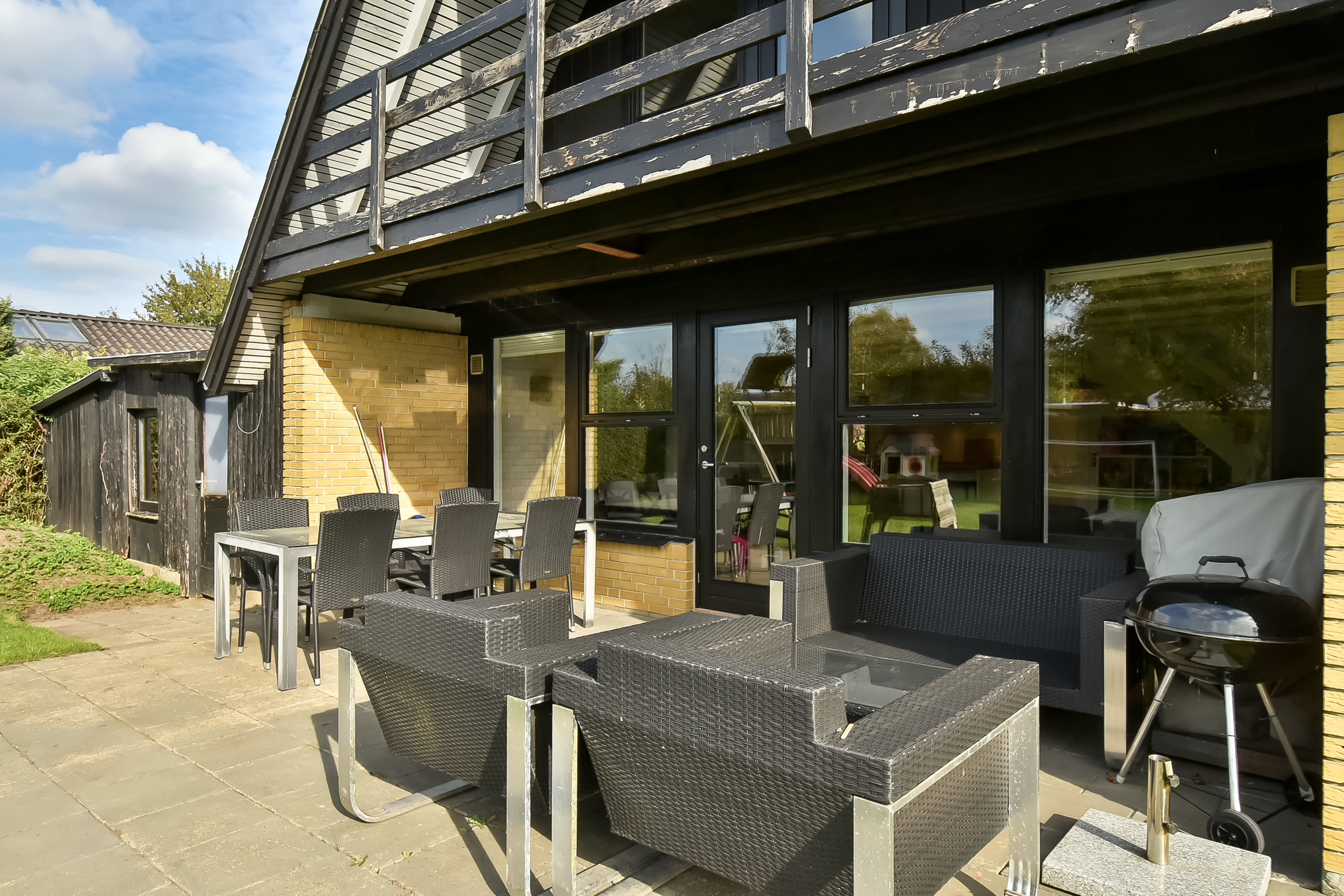 Fremhævet terrasse billede i fuldskærmstilstand. Billede af Rugmarken 11, Hammerum, 7400 Herning