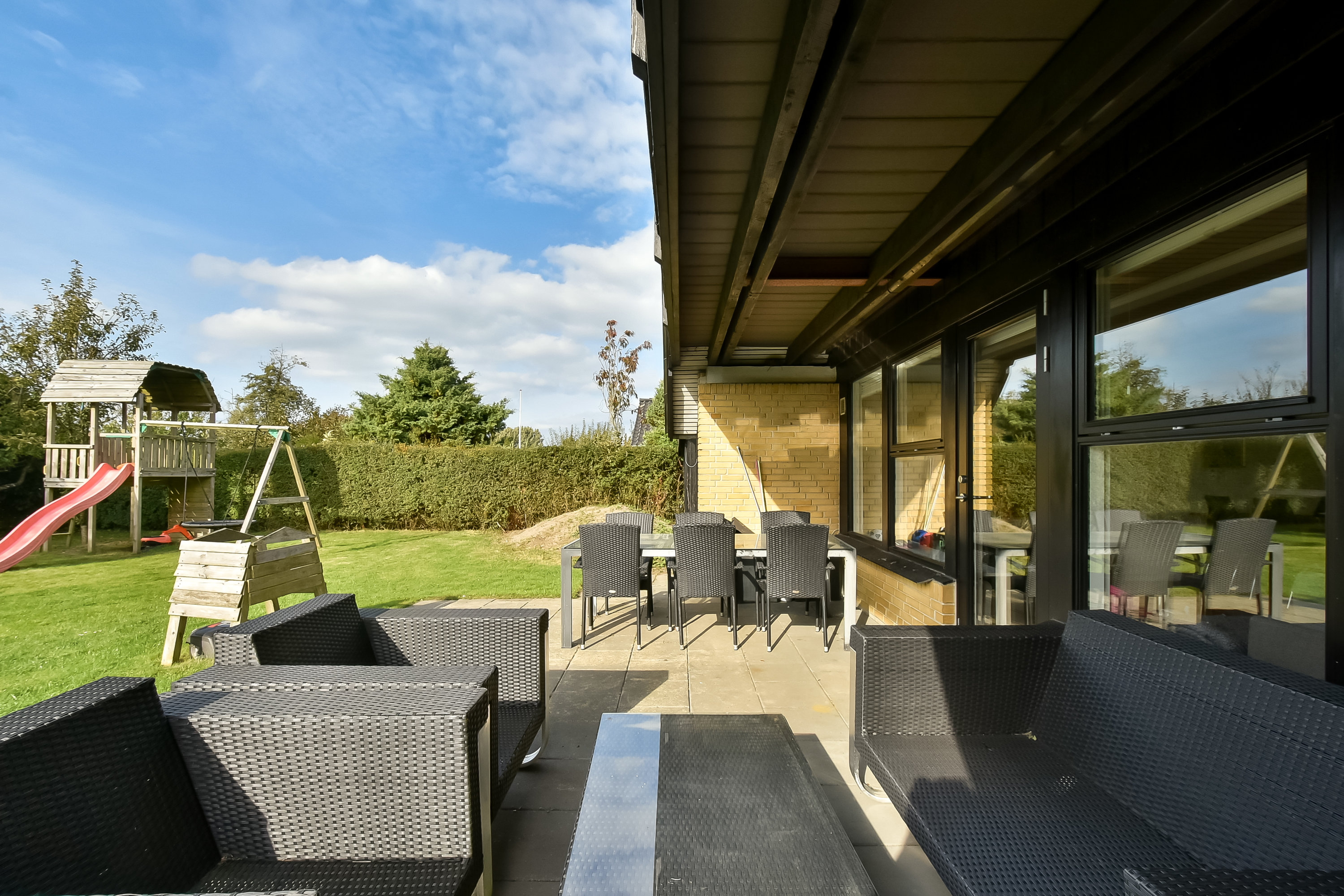 Fremhævet terrasse billede i fuldskærmstilstand. Billede af Rugmarken 11, Hammerum, 7400 Herning