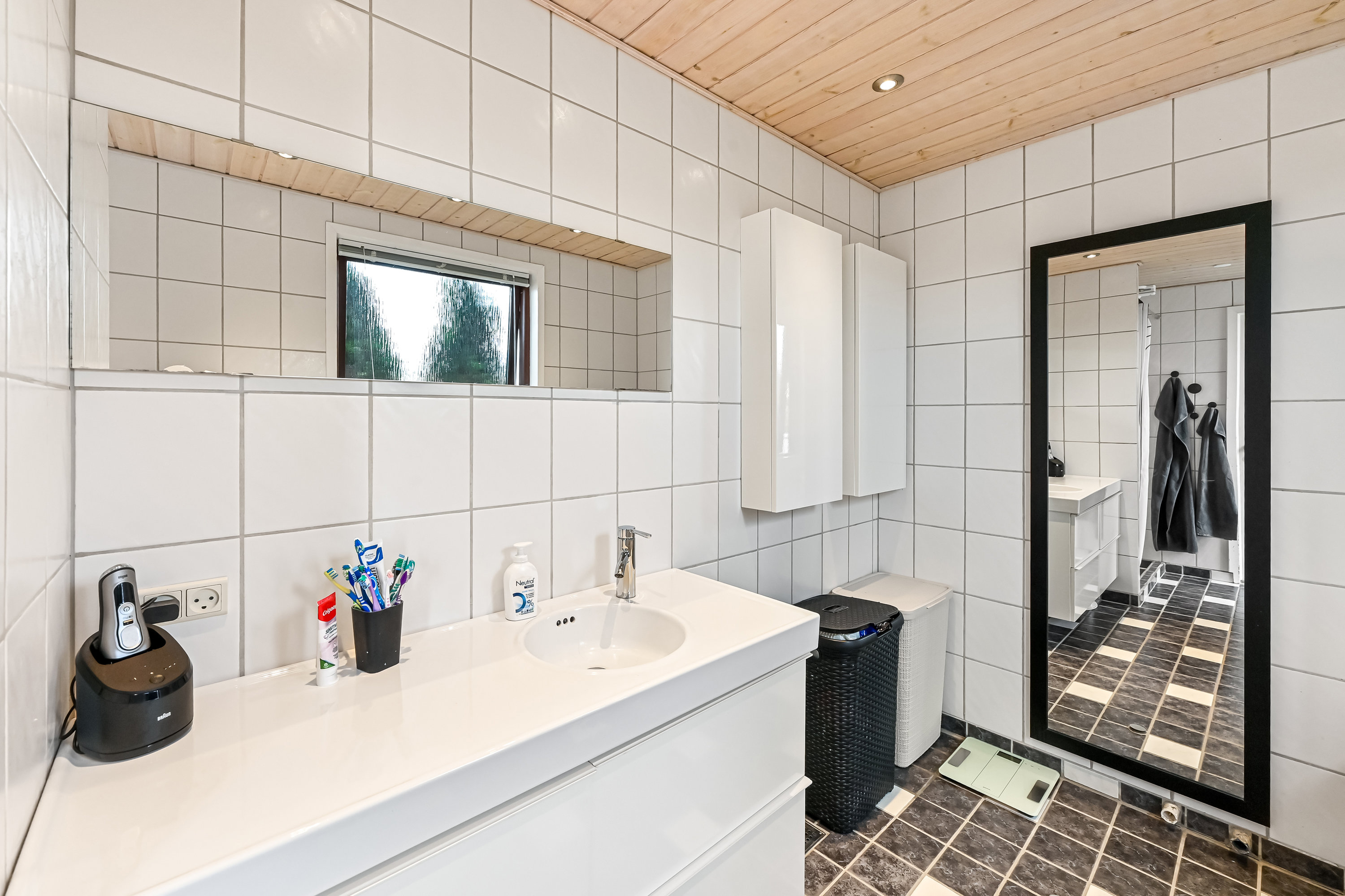 Fremhævet badeværelse billede i fuldskærmstilstand. Billede af Rugmarken 11, Hammerum, 7400 Herning