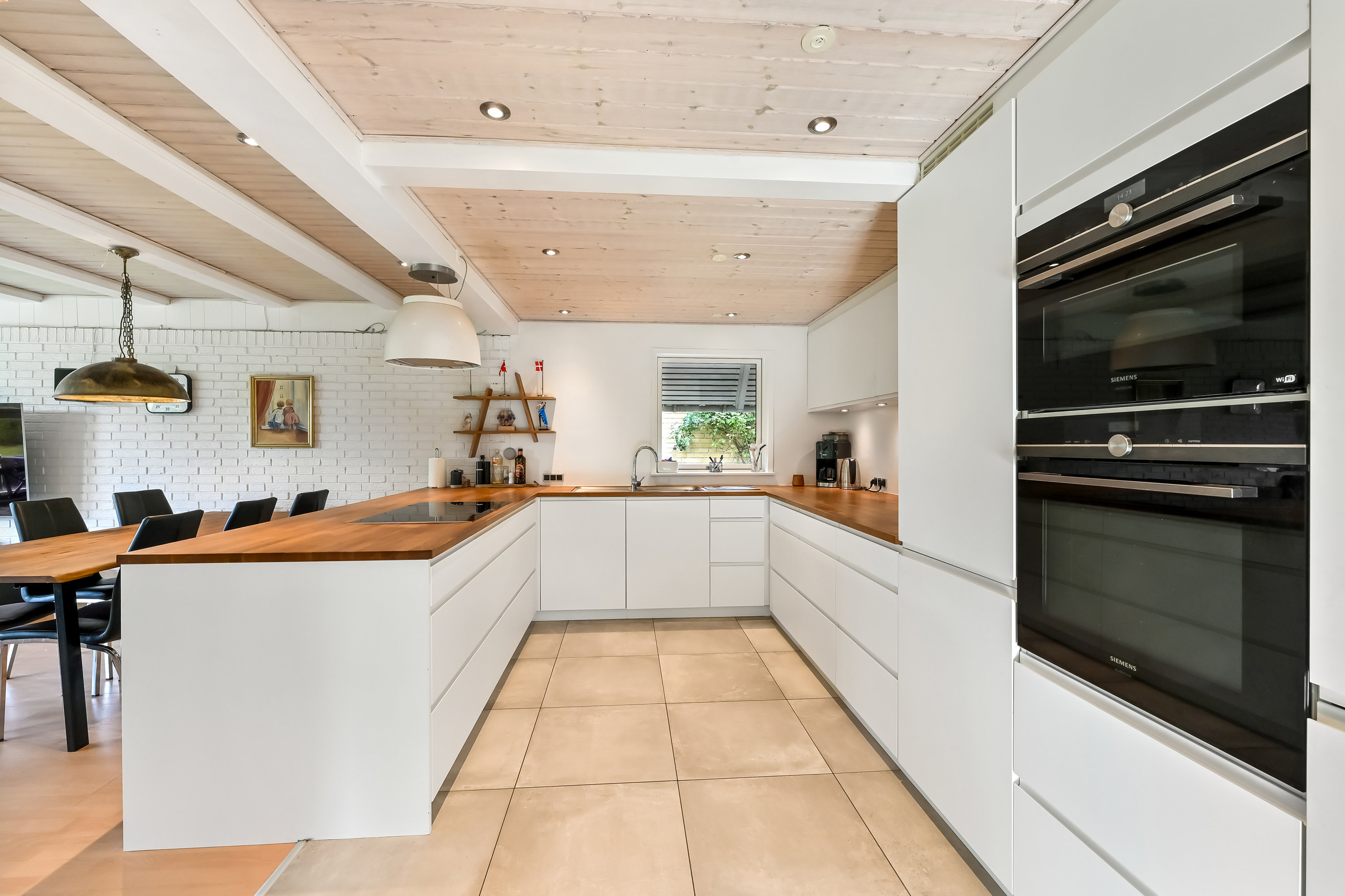 Fremhævet køkken billede i fuldskærmstilstand. Billede af Rugmarken 11, Hammerum, 7400 Herning