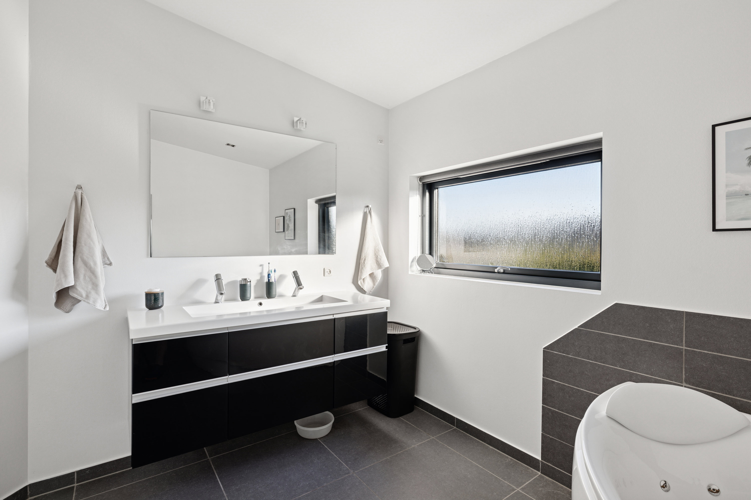 Fremhævet badeværelse billede i fuldskærmstilstand. Billede af Nørreballe 58, 8832 Skals