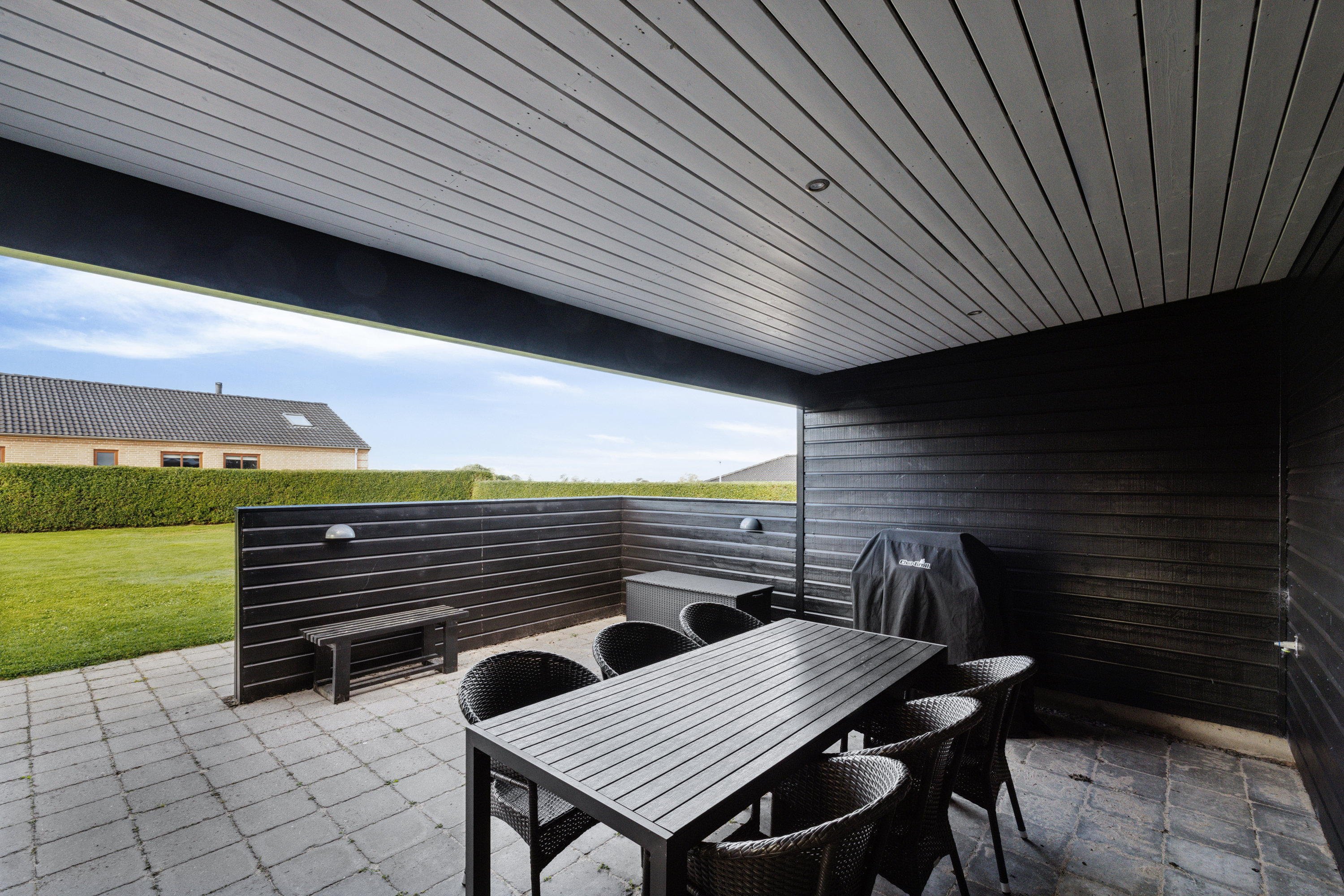 Fremhævet terrasse billede i fuldskærmstilstand. Billede af Nørreballe 58, 8832 Skals