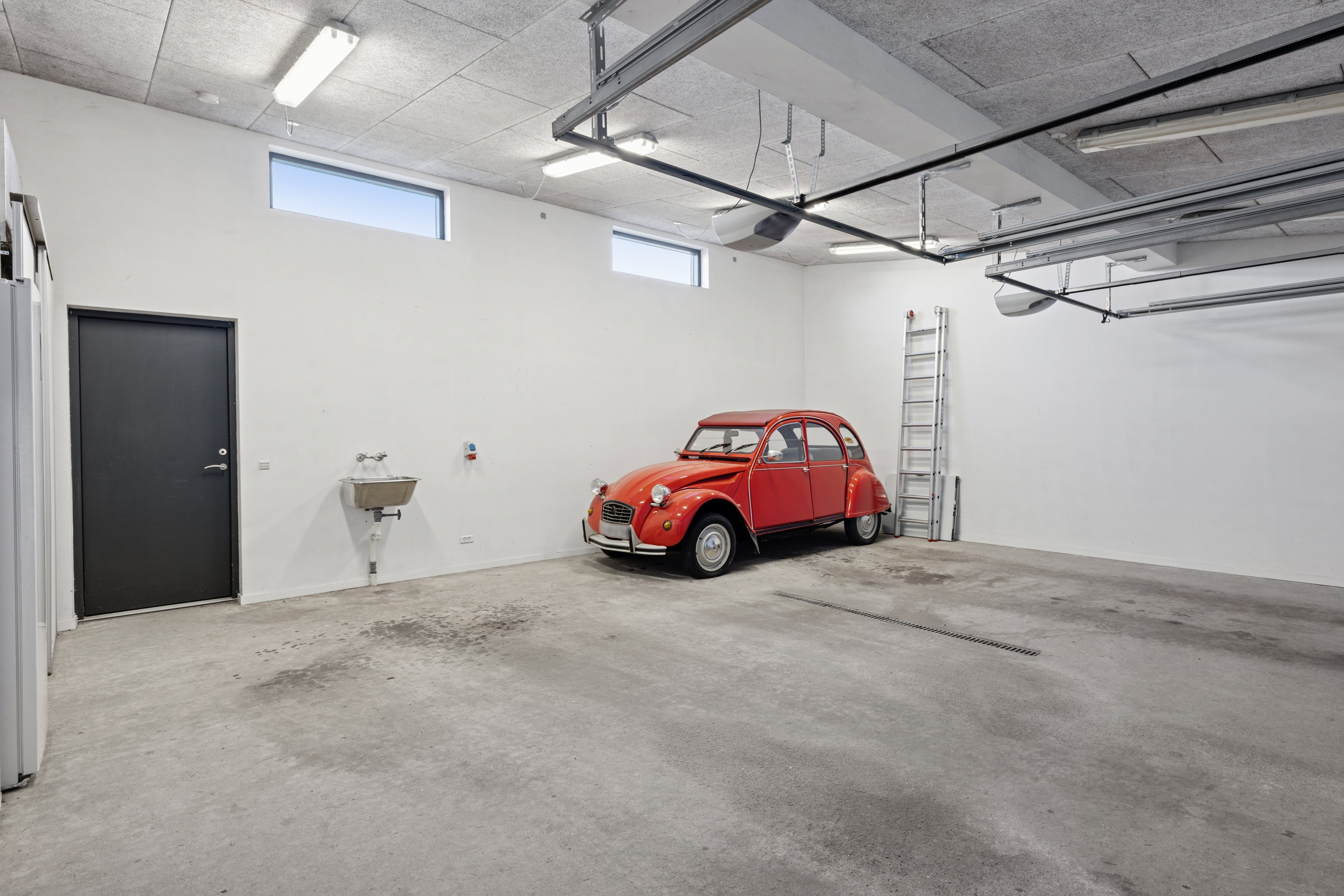 Fremhævet garage billede i fuldskærmstilstand. Billede af Nørreballe 58, 8832 Skals