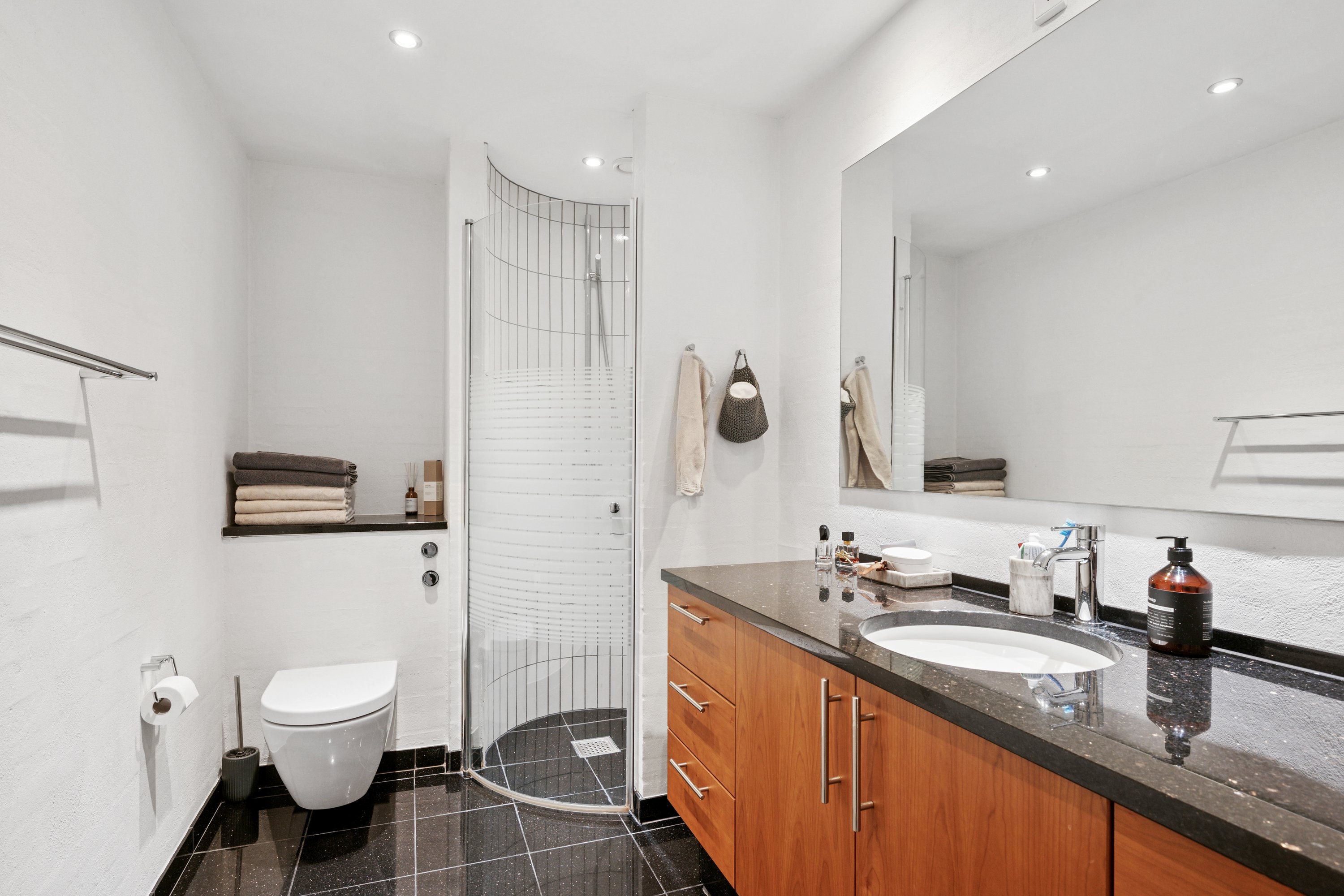 Fremhævet  billede i fuldskærmstilstand. Billede af Østergårdsparken 17, Ugelbølle, 8410 Rønde