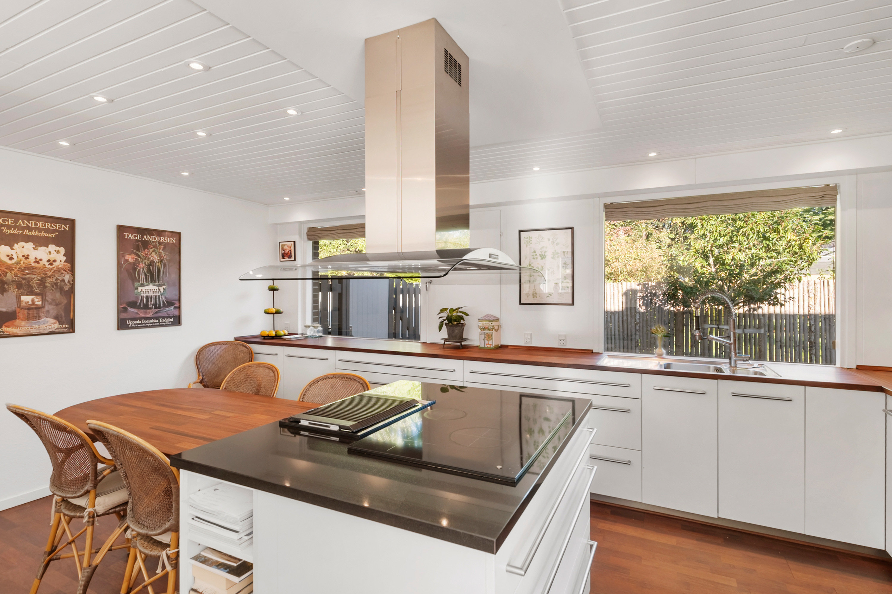 Fremhævet køkken billede i fuldskærmstilstand. Billede af Enrumvej 49, 2950 Vedbæk