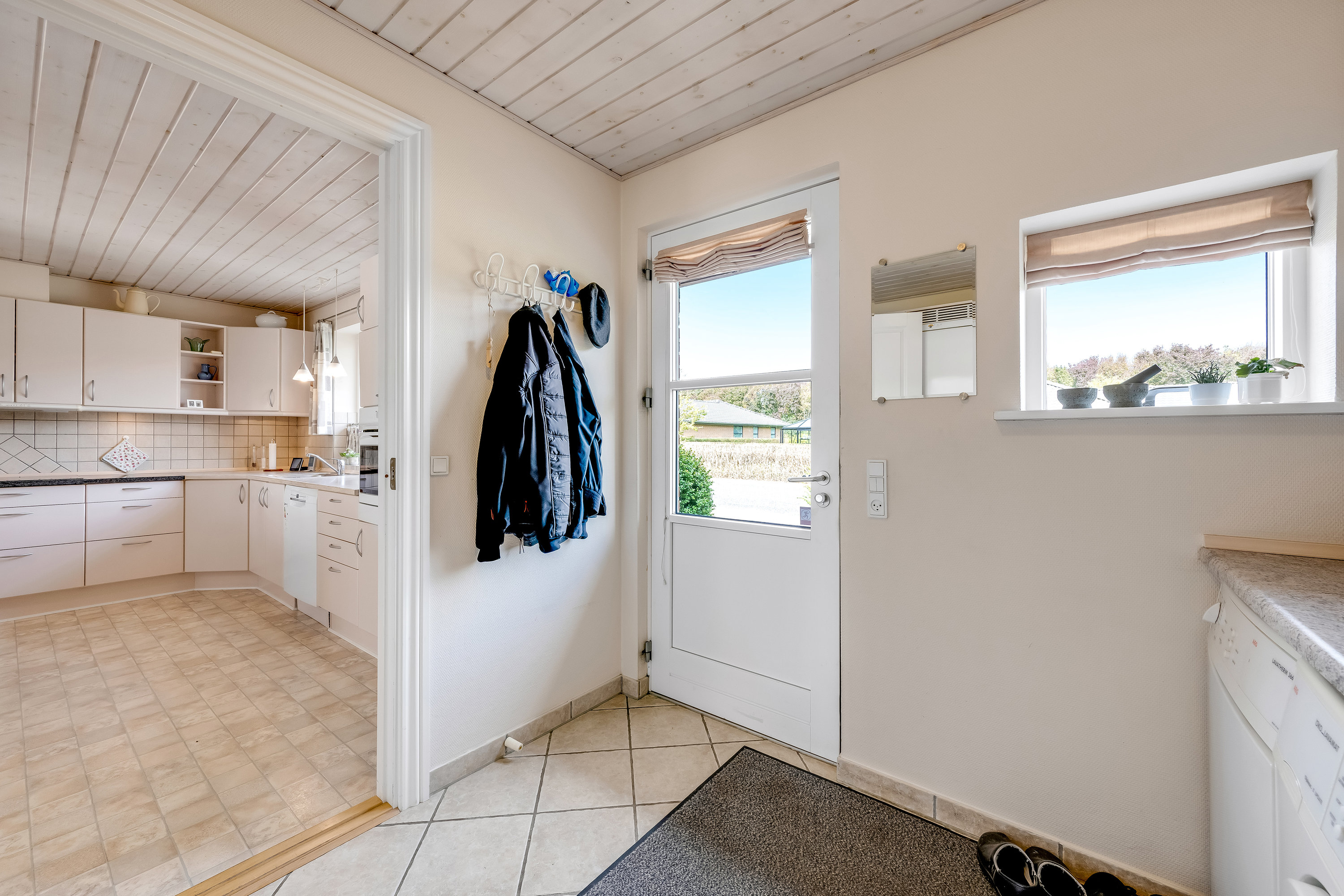 Fremhævet baggang billede i fuldskærmstilstand. Billede af Gyvelvænget 13, 6920 Videbæk