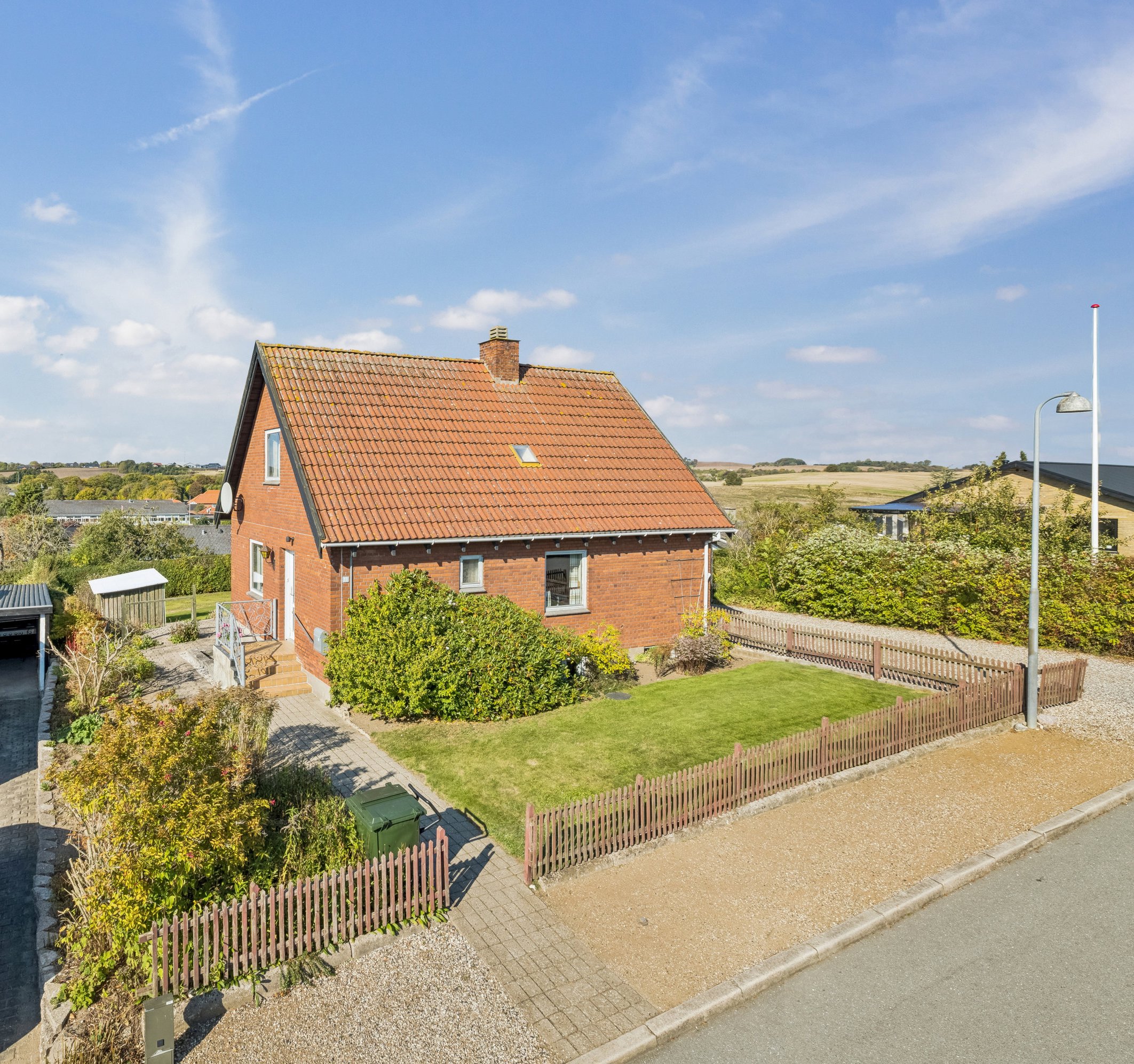 Fremhævet ejendom 1 billede i fuldskærmstilstand. Billede af Vibevej 15, 8410 Rønde