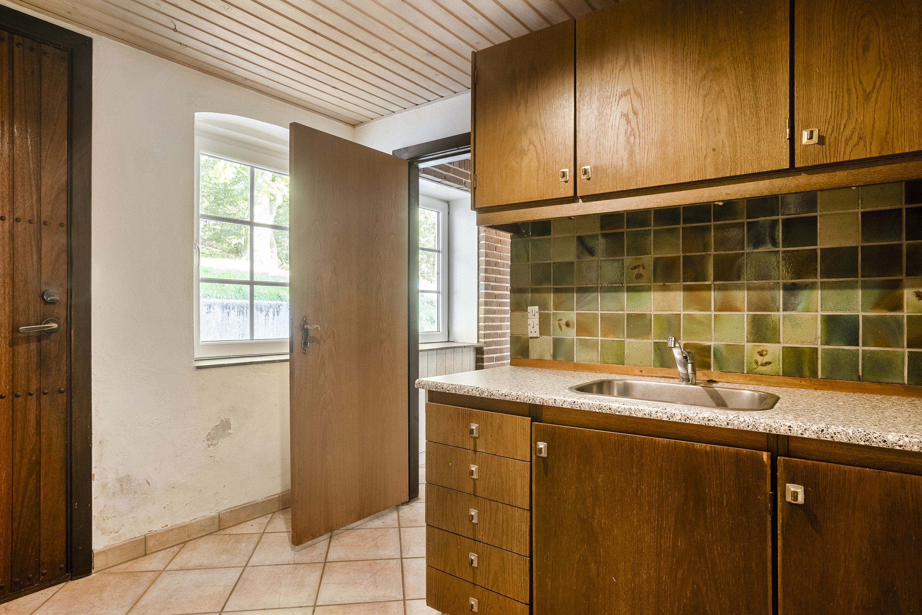 Fremhævet spisekøkken billede i fuldskærmstilstand. Billede af Møllevej 1, Gørklint, 6670 Holsted