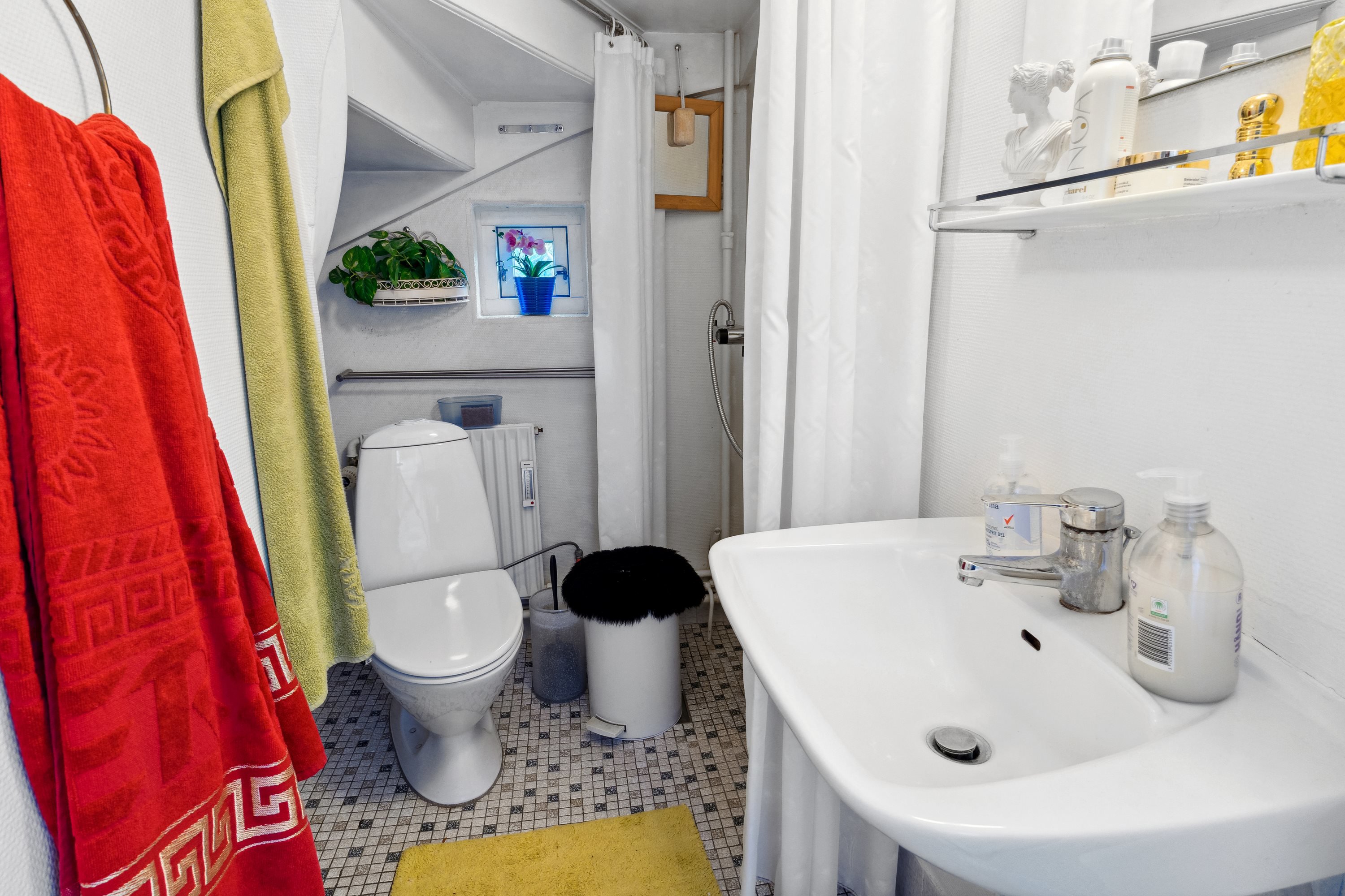 Fremhævet toilet billede i fuldskærmstilstand. Billede af Godthåbsvej 9, 7800 Skive