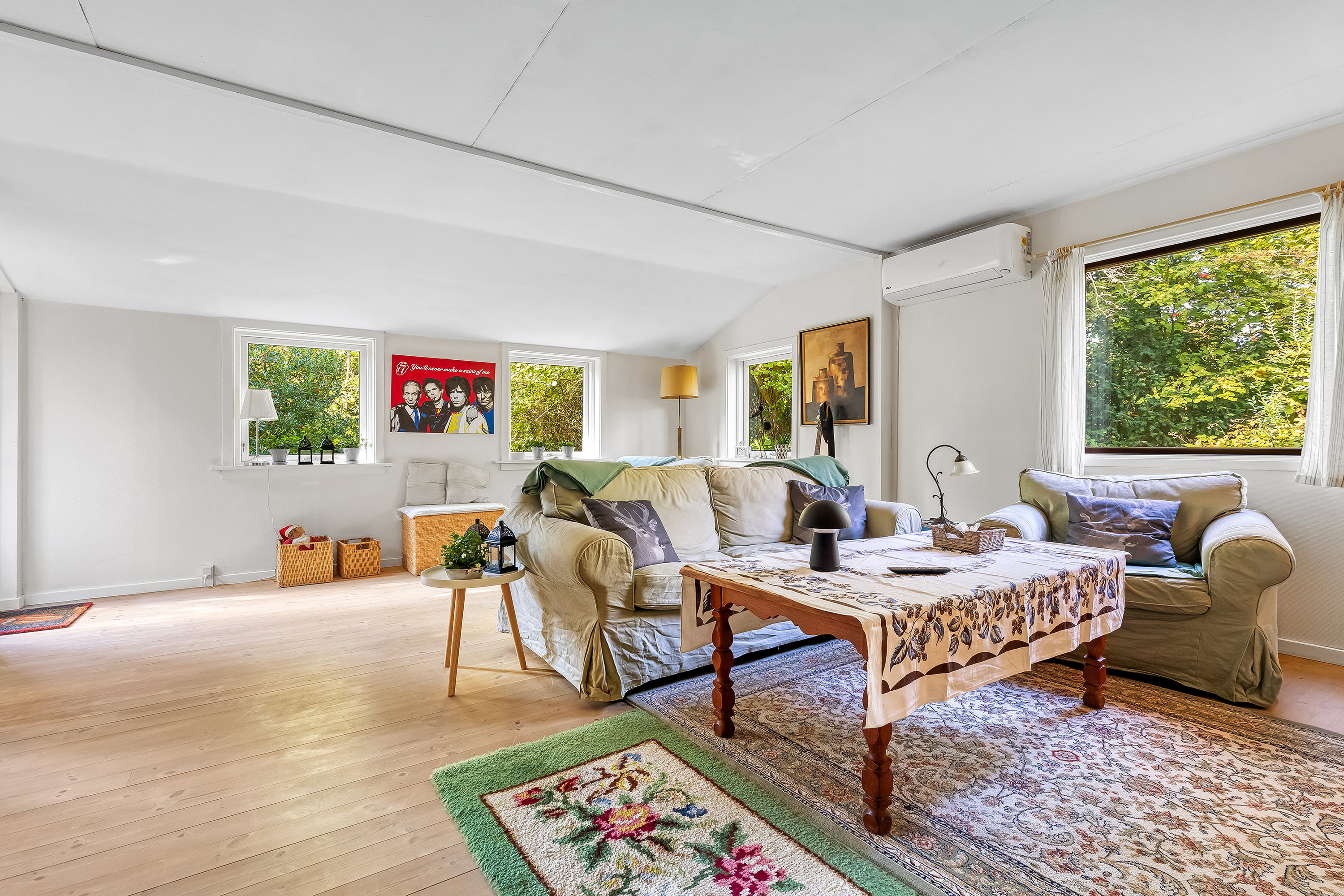 Fremhævet stue billede i fuldskærmstilstand. Billede af Alumevangen 37, Smidstrup, 3250 Gilleleje