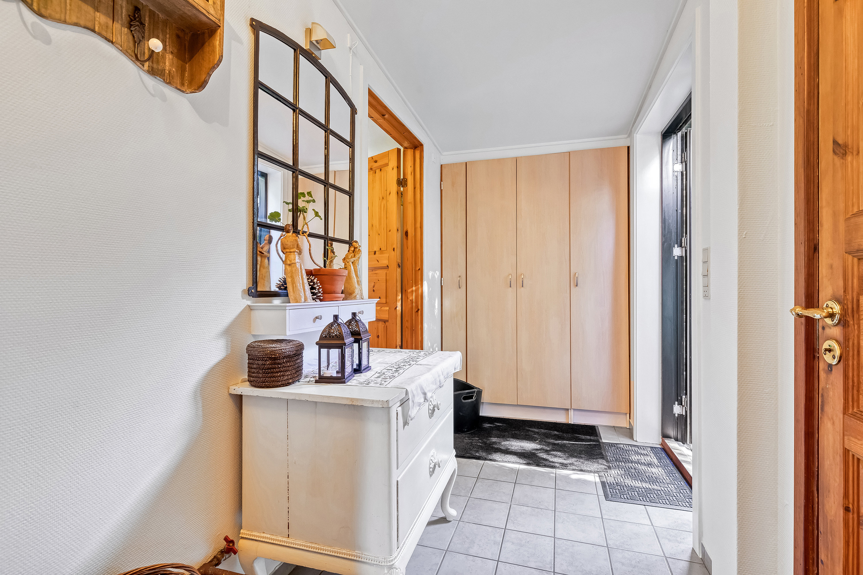 Fremhævet entré billede i fuldskærmstilstand. Billede af Alumevangen 37, Smidstrup, 3250 Gilleleje