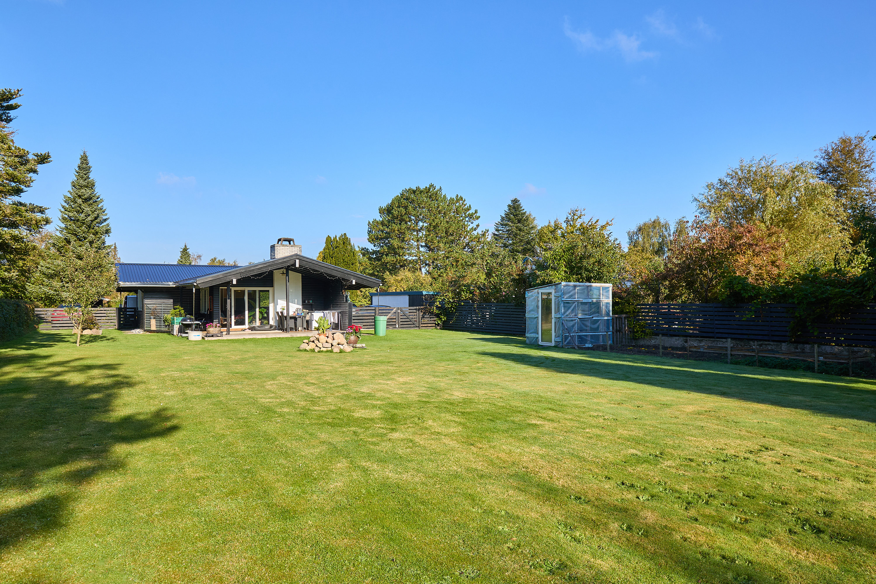 Fremhævet have billede i fuldskærmstilstand. Billede af Rønnebjergvej 5, Smidstrup, 3250 Gilleleje