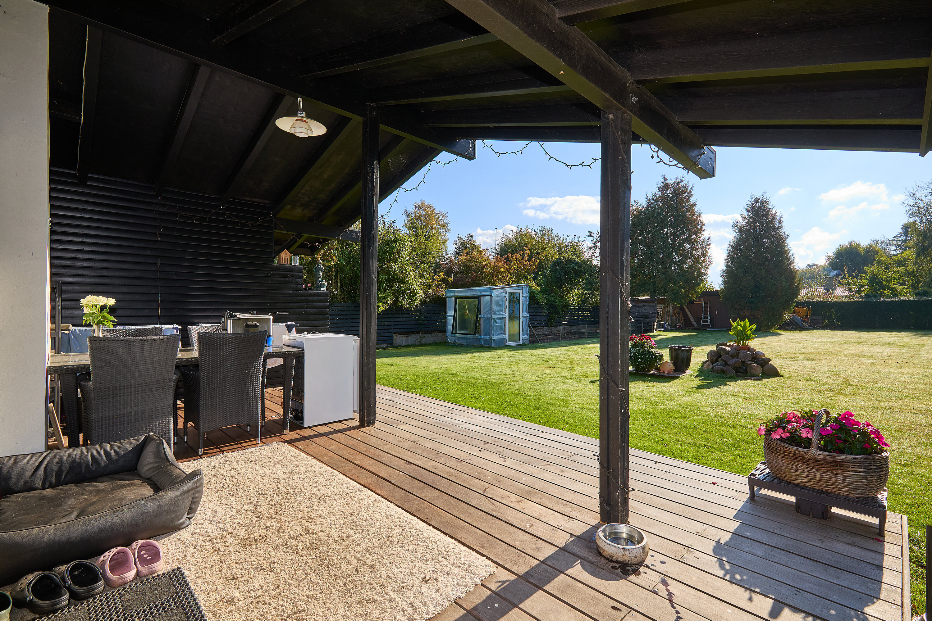 Fremhævet terrasse billede i fuldskærmstilstand. Billede af Rønnebjergvej 5, Smidstrup, 3250 Gilleleje