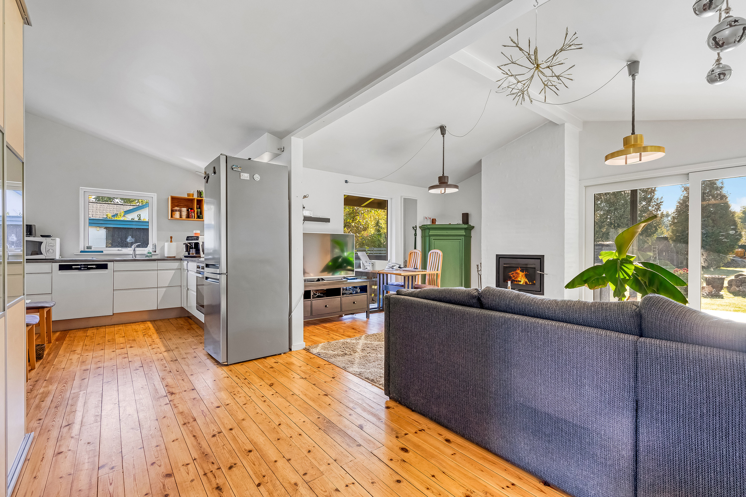 Fremhævet stue billede i fuldskærmstilstand. Billede af Rønnebjergvej 5, Smidstrup, 3250 Gilleleje