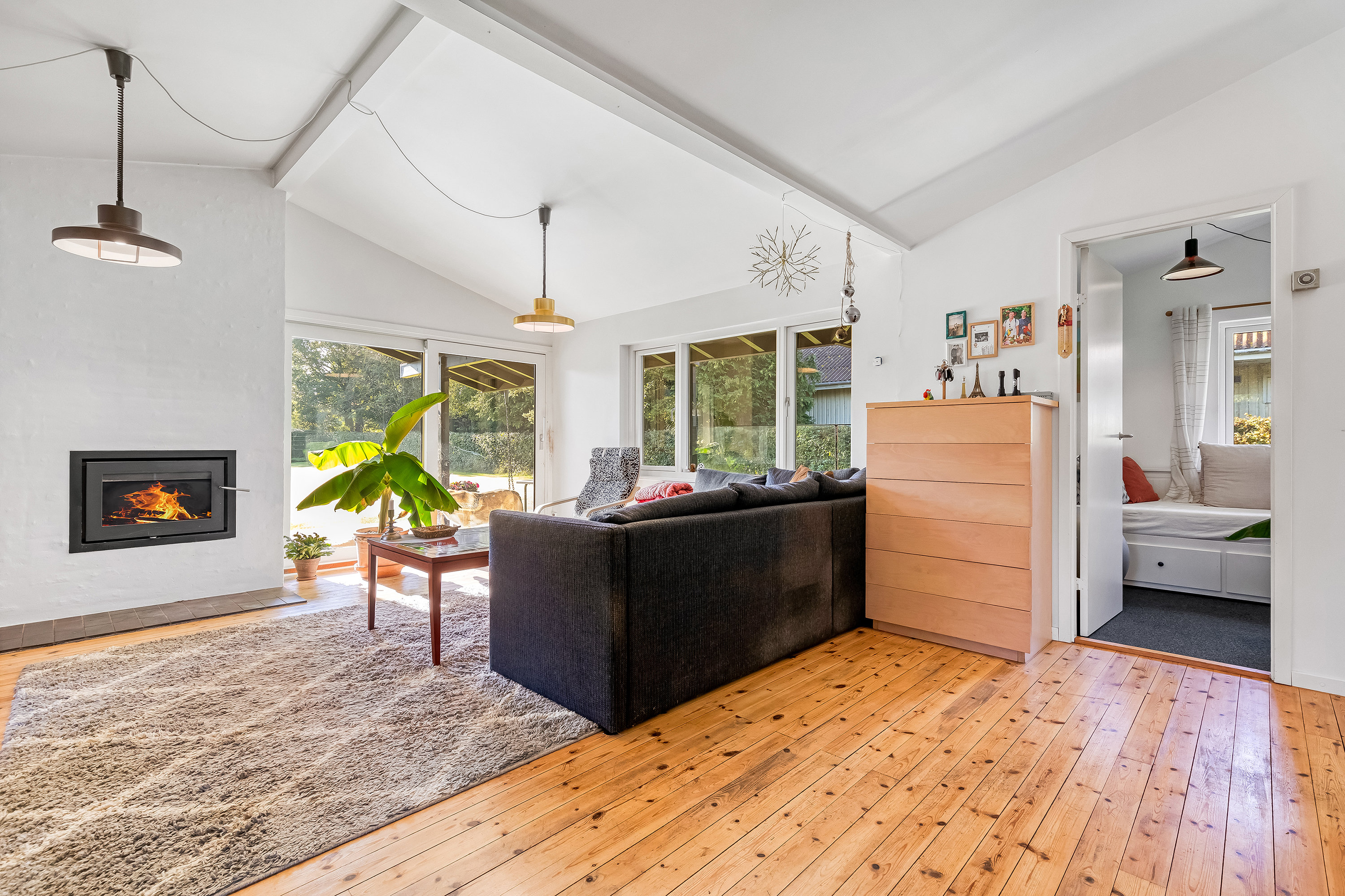 Fremhævet stue billede i fuldskærmstilstand. Billede af Rønnebjergvej 5, Smidstrup, 3250 Gilleleje