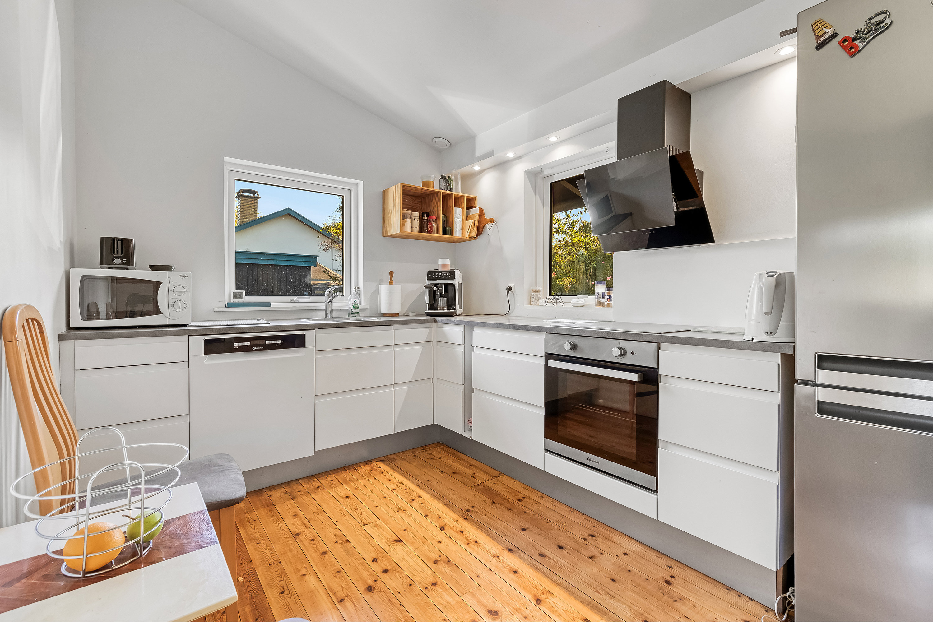 Fremhævet køkken billede i fuldskærmstilstand. Billede af Rønnebjergvej 5, Smidstrup, 3250 Gilleleje