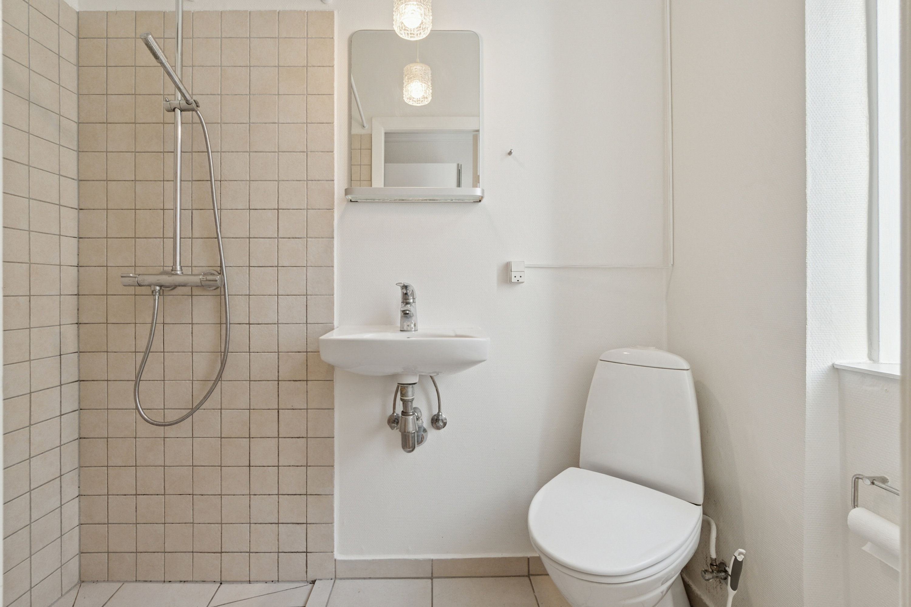 Fremhævet badeværelse billede i fuldskærmstilstand. Billede af Søgade 28, st.. + kælder., Centrum, 8600 Silkeborg