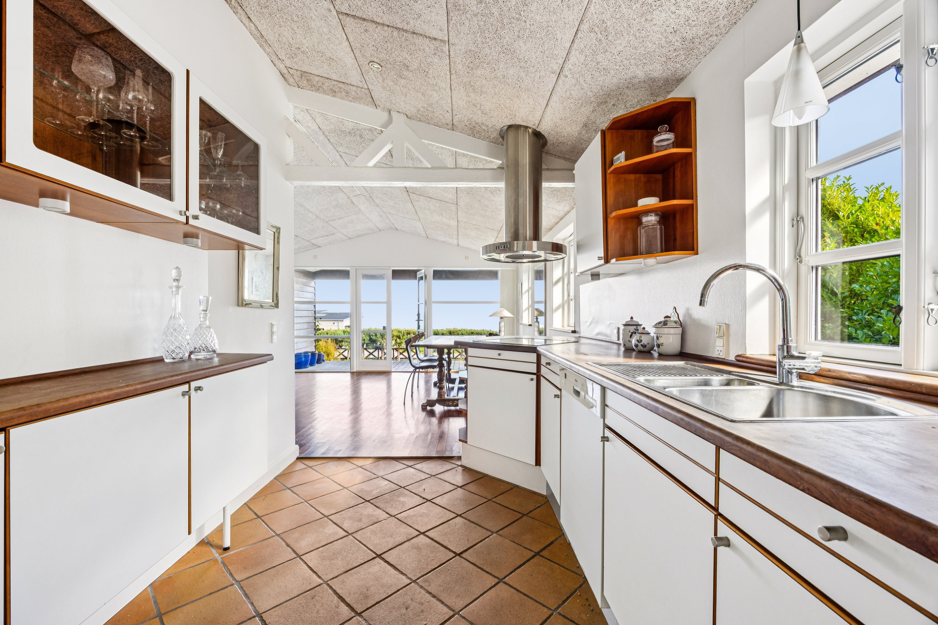 Fremhævet køkken billede i fuldskærmstilstand. Billede af Kystvejen 122, Strøby Egede, 4600 Køge