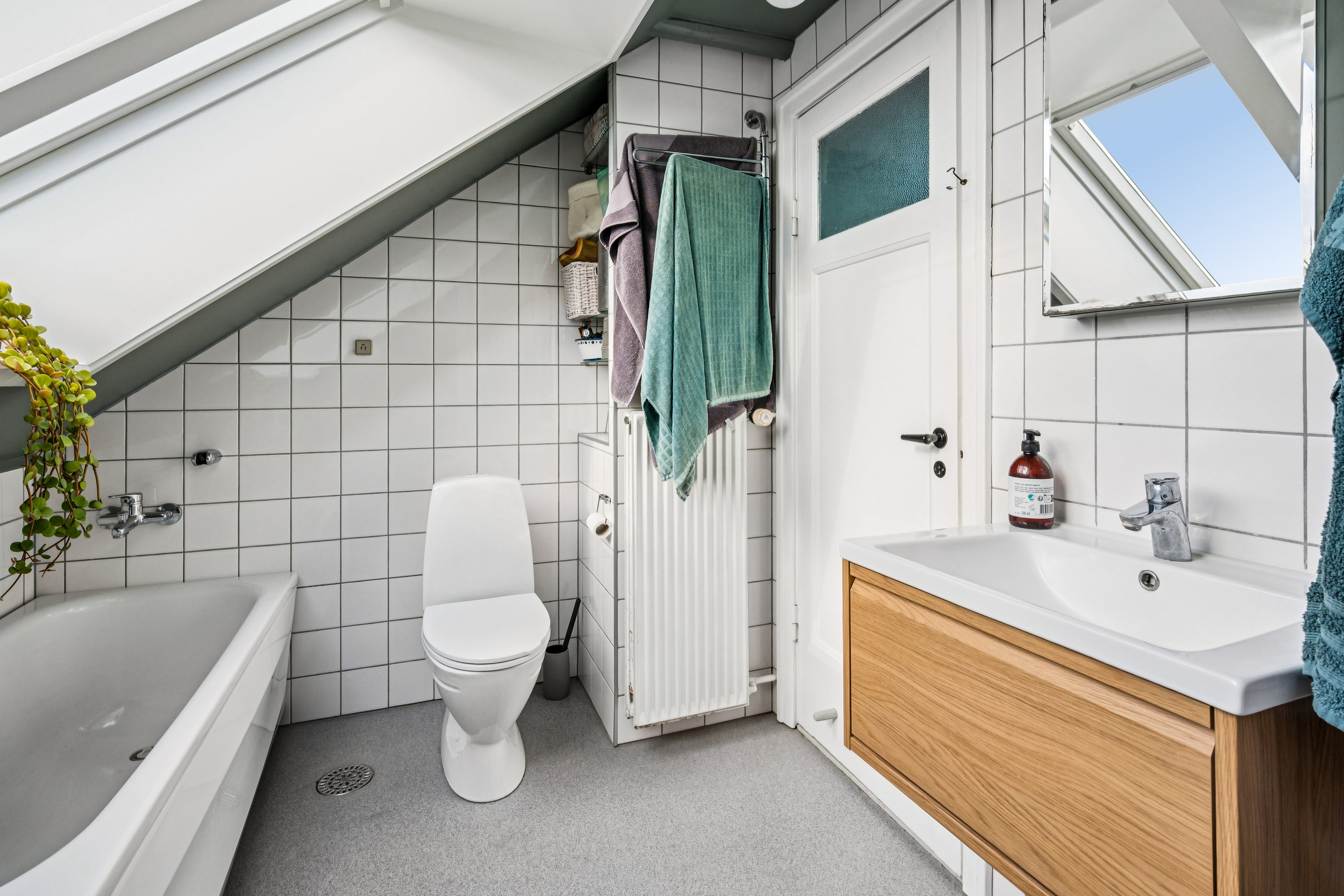 Fremhævet badeværelse billede i fuldskærmstilstand. Billede af F.G.E. Rostrups Vej 20, 8000 Aarhus C