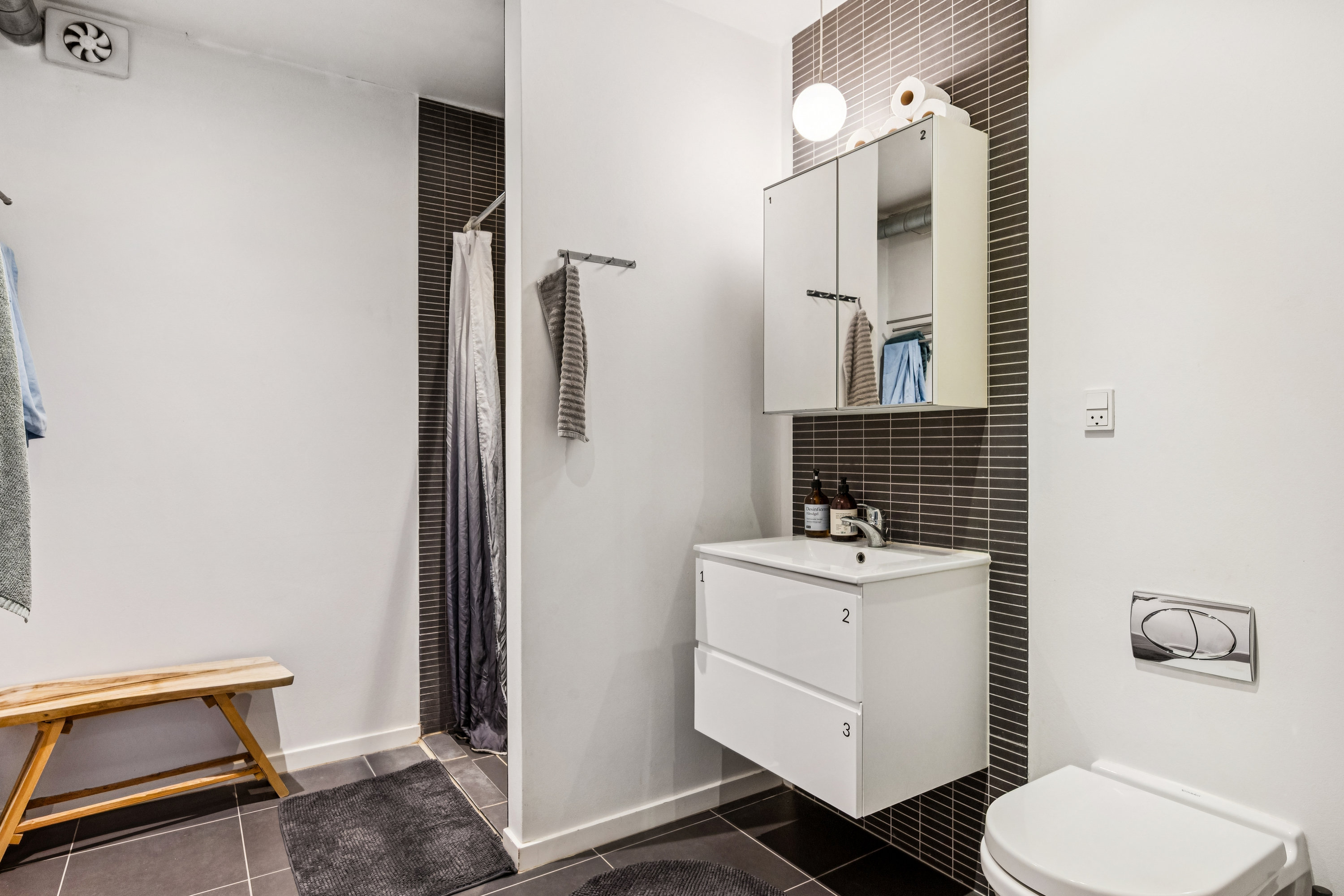 Fremhævet badeværelse billede i fuldskærmstilstand. Billede af F.G.E. Rostrups Vej 20, 8000 Aarhus C