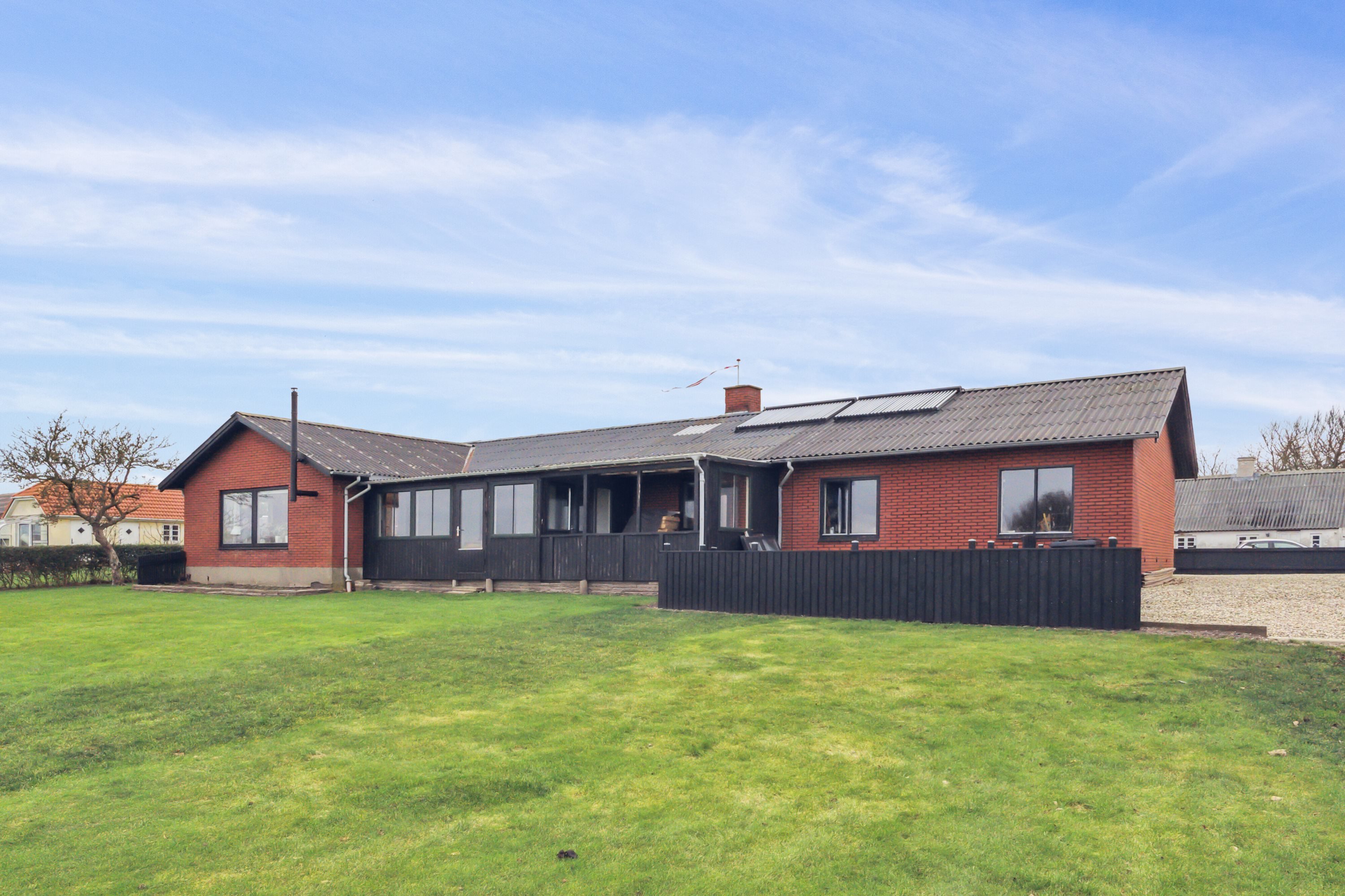 Fremhævet set fra haven billede i fuldskærmstilstand. Billede af Skippergade 14, Øsløs, 7742 Vesløs