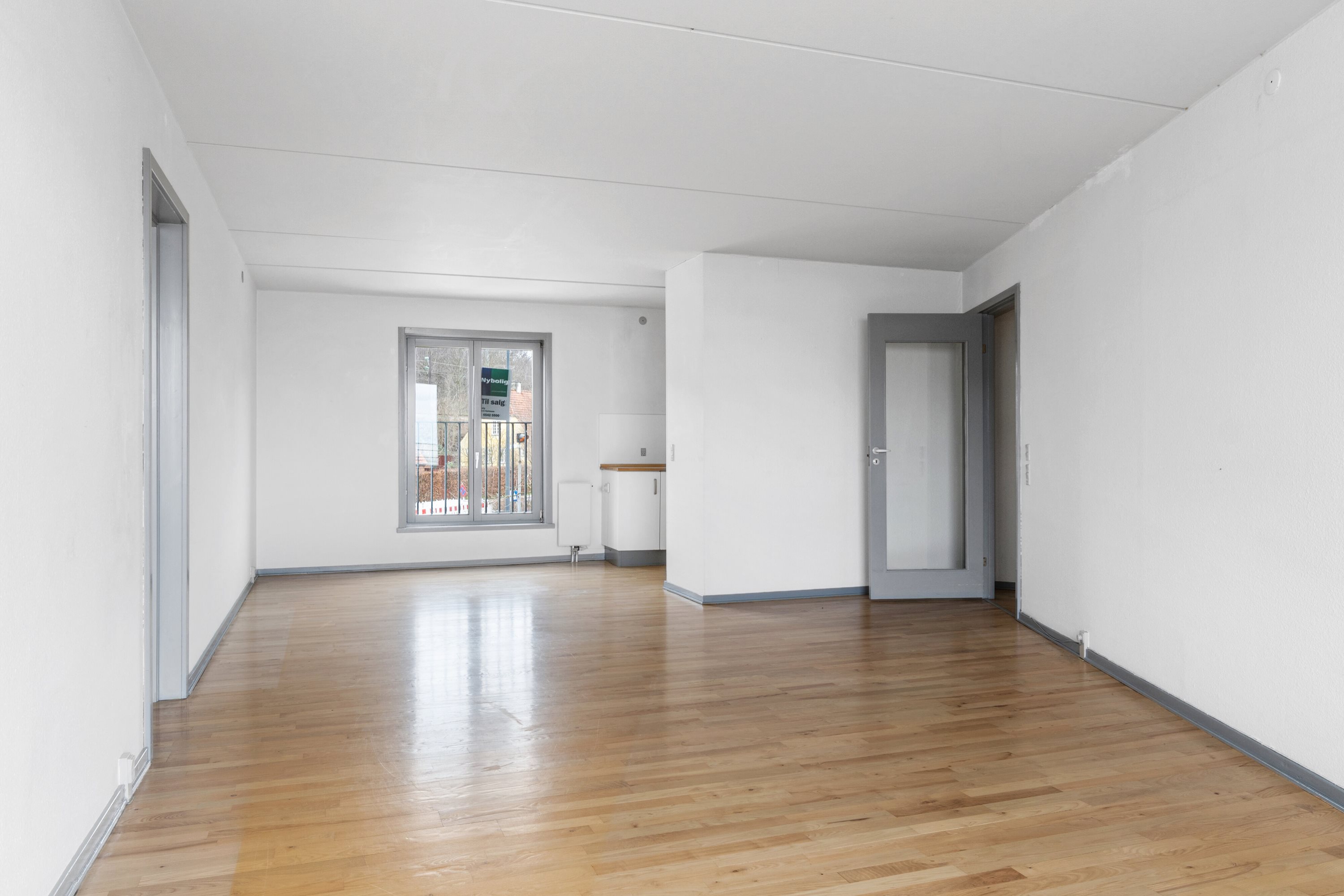 Fremhævet stue billede i fuldskærmstilstand. Billede af Skodsborgvej 412, 1. th., 2942 Skodsborg