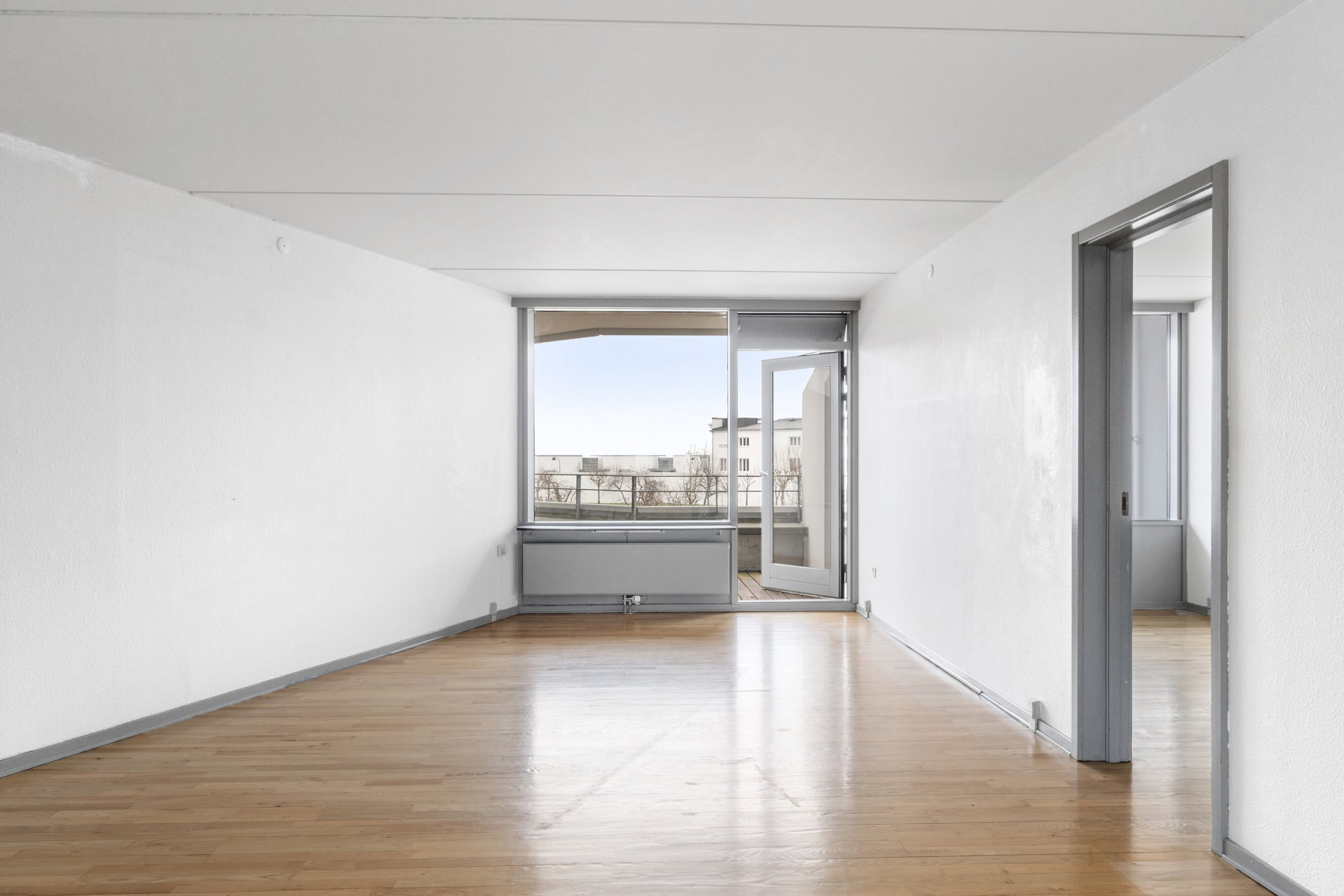 Fremhævet stue billede i fuldskærmstilstand. Billede af Skodsborgvej 412, 1. th., 2942 Skodsborg