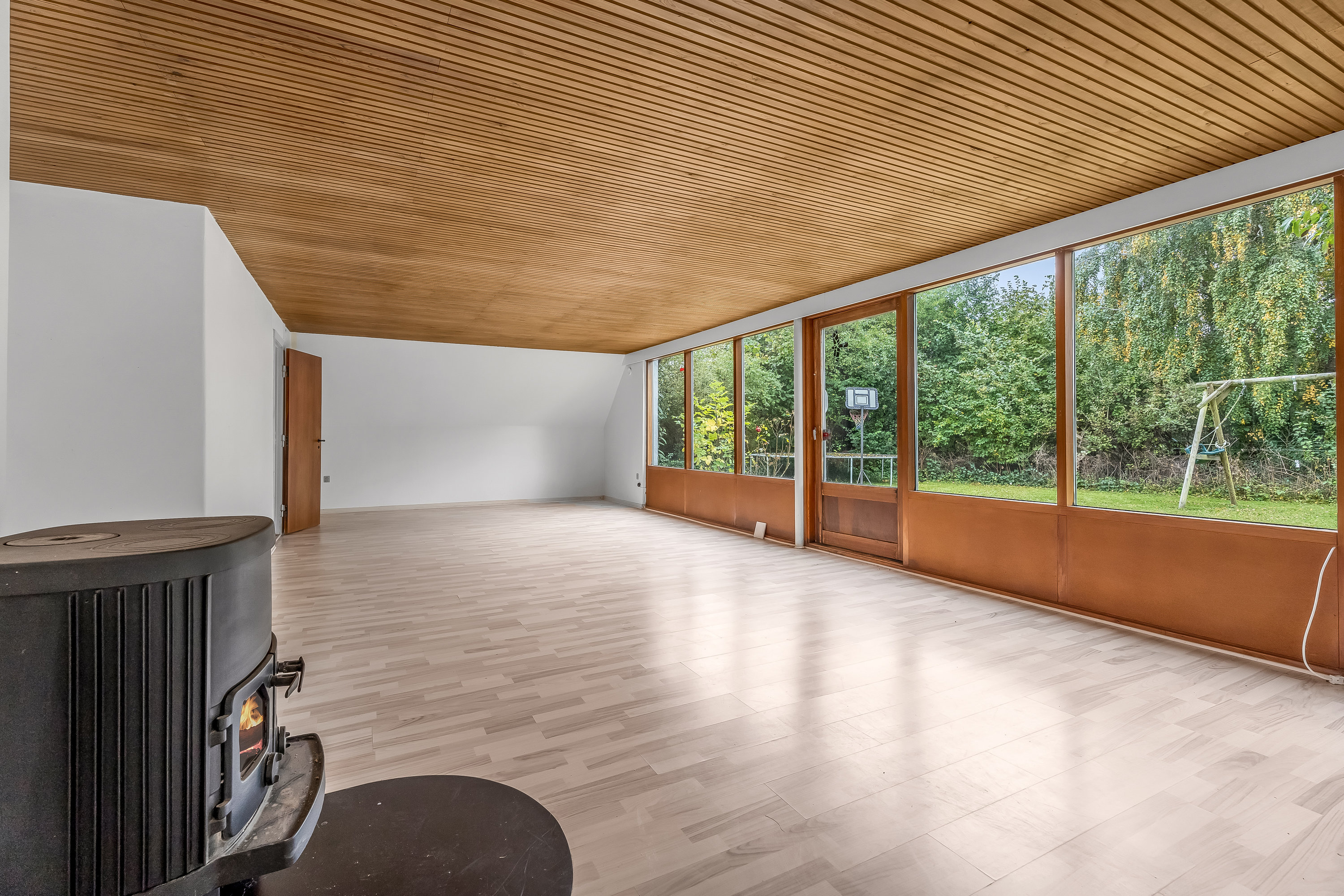 Fremhævet stue billede i fuldskærmstilstand. Billede af Svanevej 30, 4970 Rødby