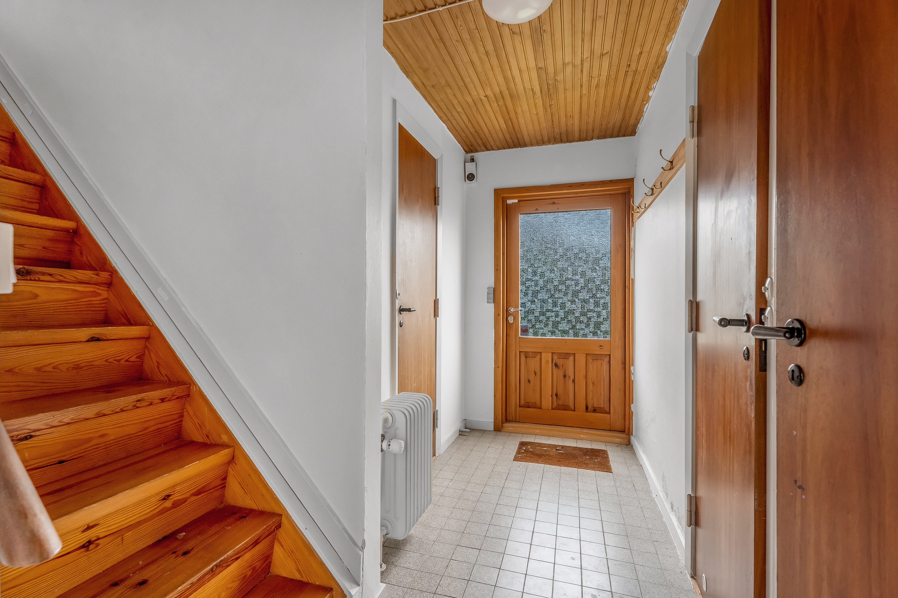 Fremhævet gang billede i fuldskærmstilstand. Billede af Svanevej 30, 4970 Rødby