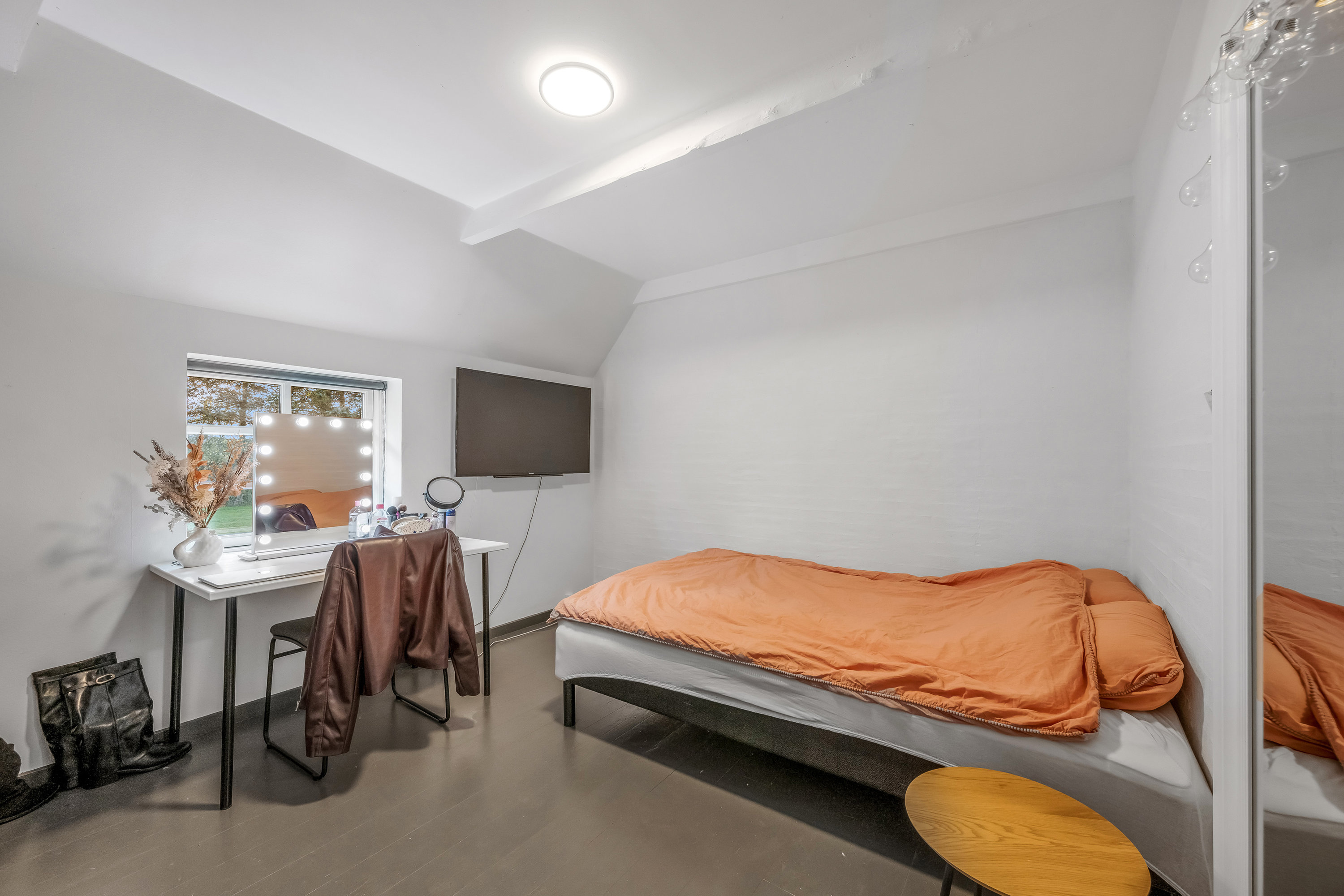 Fremhævet soveværelse billede i fuldskærmstilstand. Billede af Toldhusvej 1, Stauning, 6900 Skjern