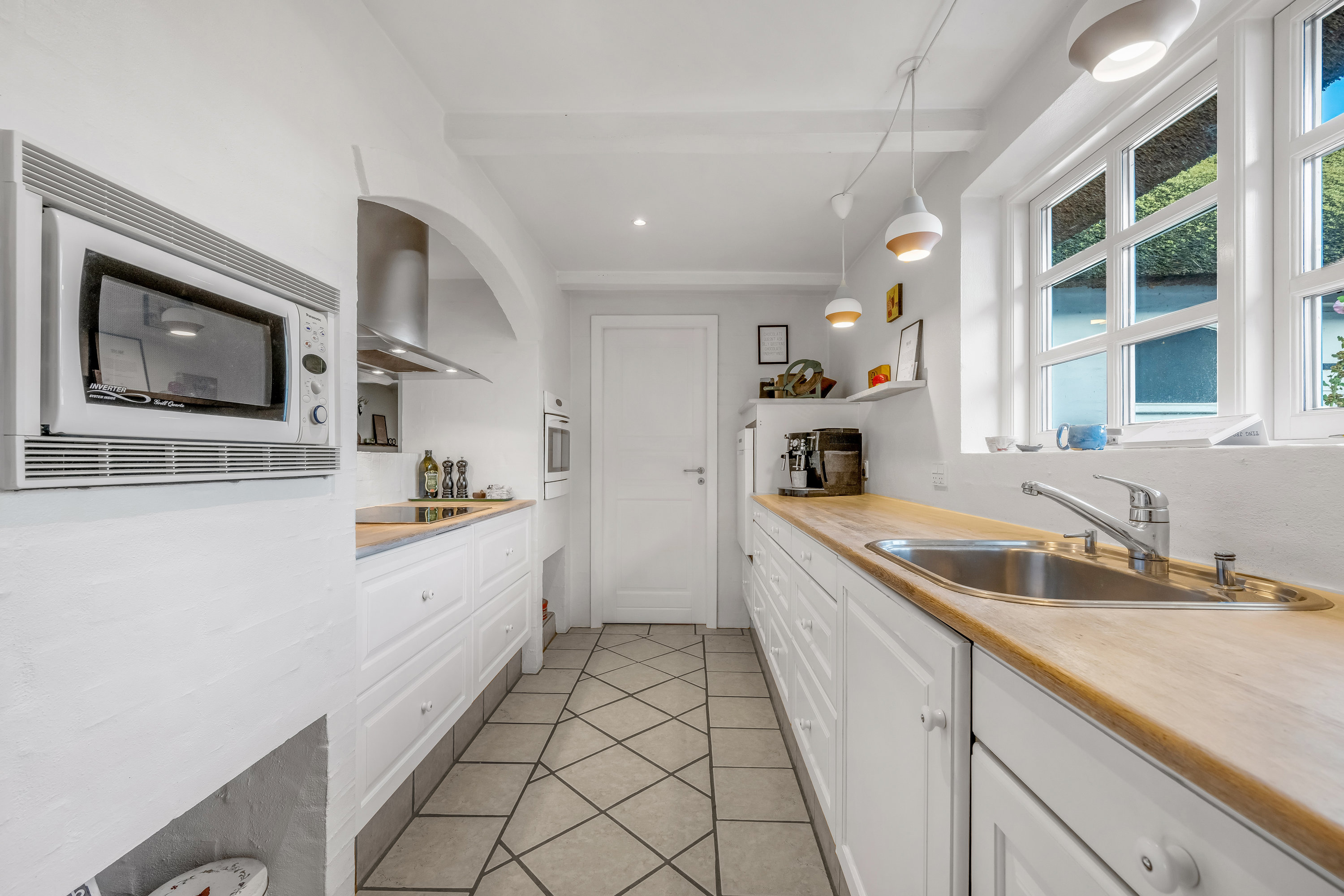 Fremhævet køkken billede i fuldskærmstilstand. Billede af Toldhusvej 1, Stauning, 6900 Skjern