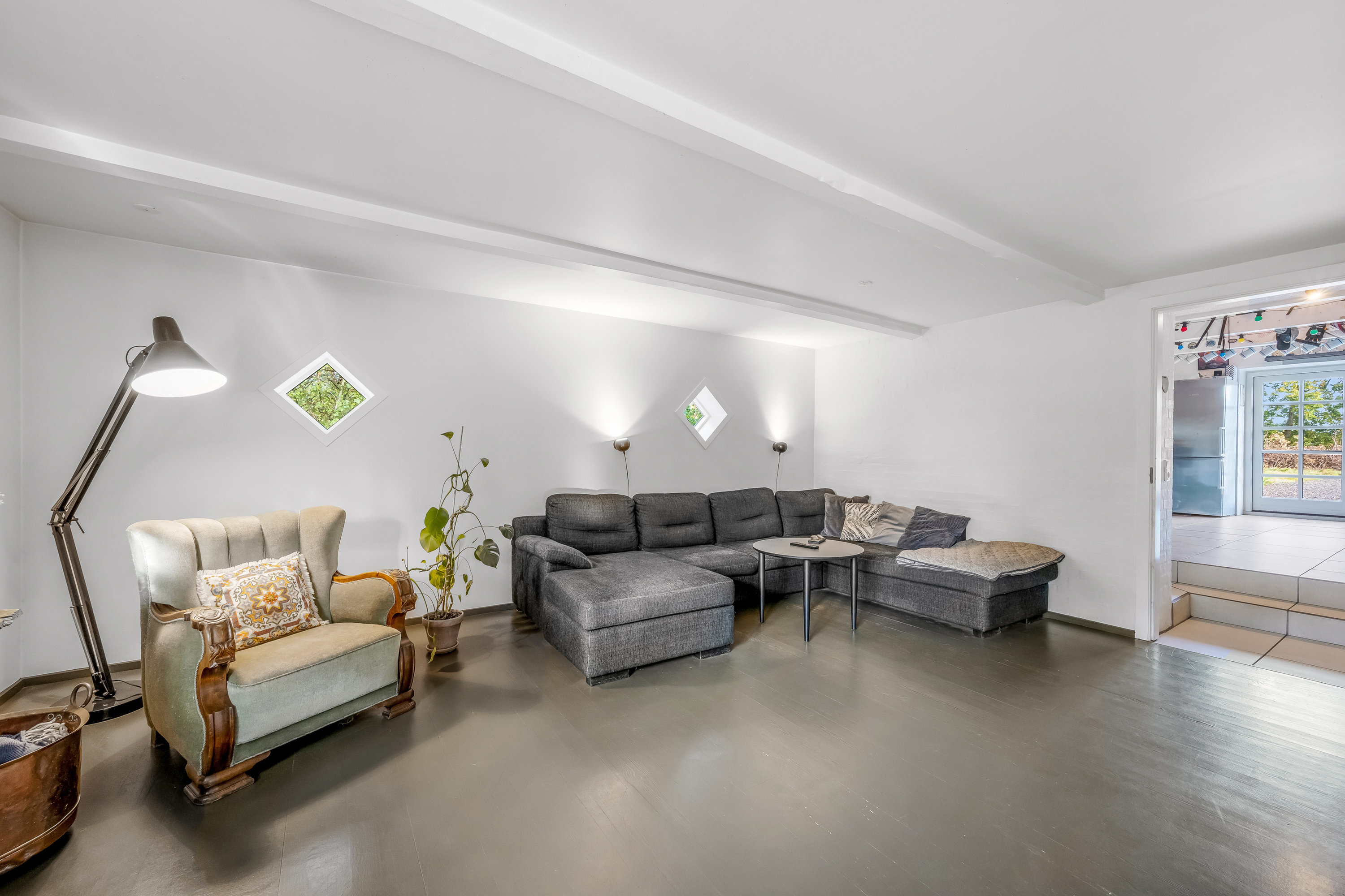 Fremhævet stue billede i fuldskærmstilstand. Billede af Toldhusvej 1, Stauning, 6900 Skjern