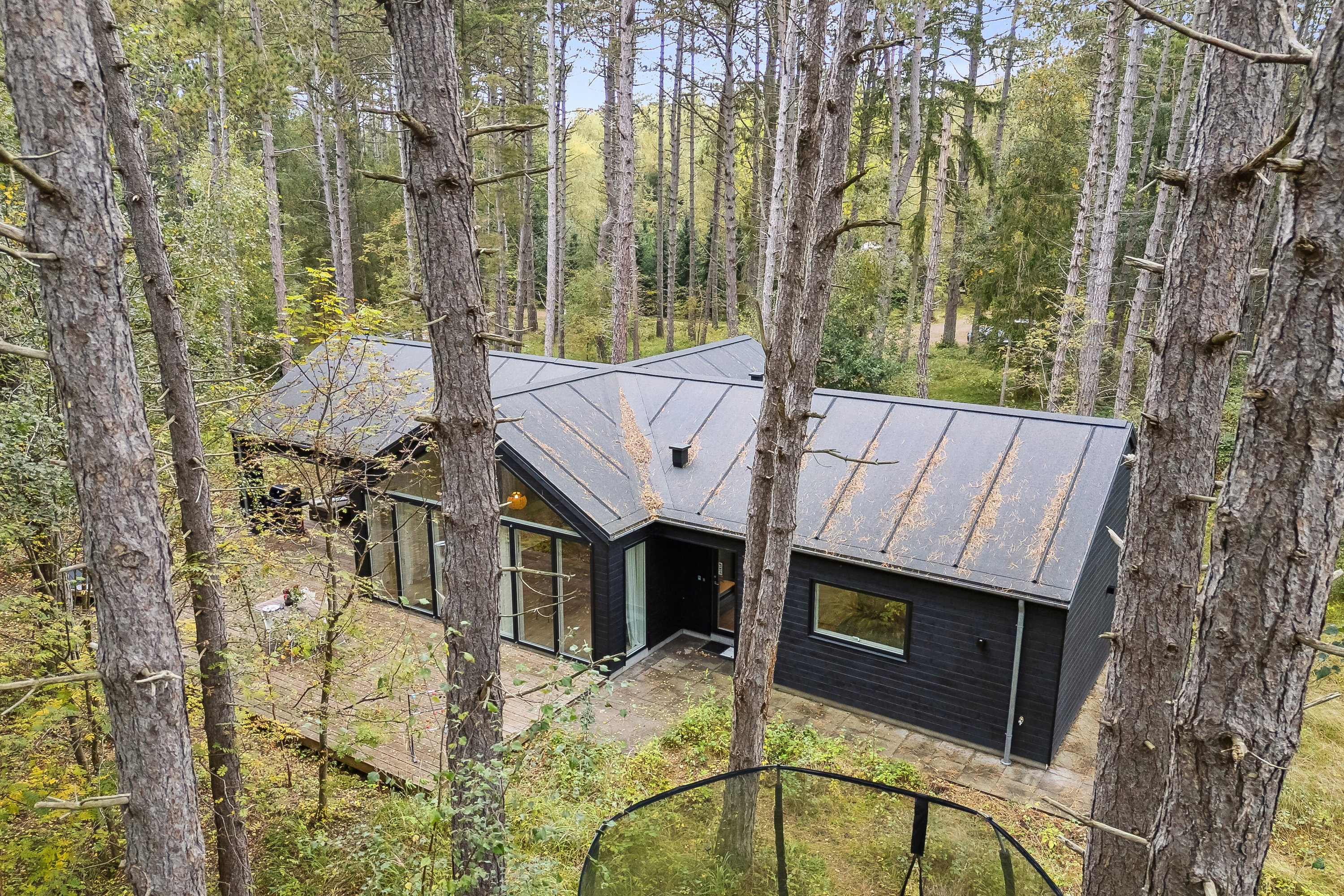 Fremhævet set fra haven billede i fuldskærmstilstand. Billede af Fredskovens Engvej 8, Bjerge Sydstrand, 4480 Store Fuglede