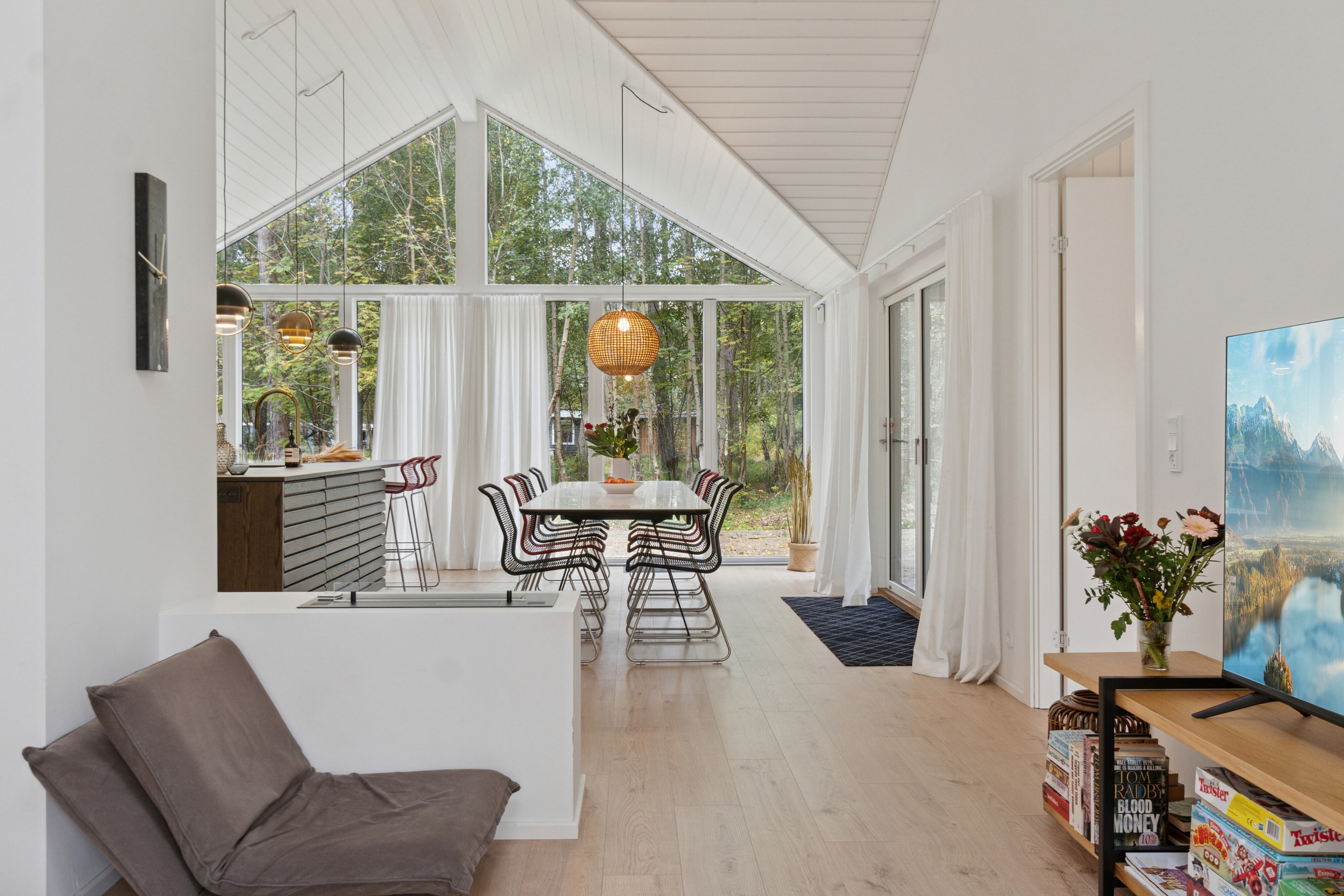 Fremhævet andet billede i fuldskærmstilstand. Billede af Fredskovens Engvej 8, Bjerge Sydstrand, 4480 Store Fuglede